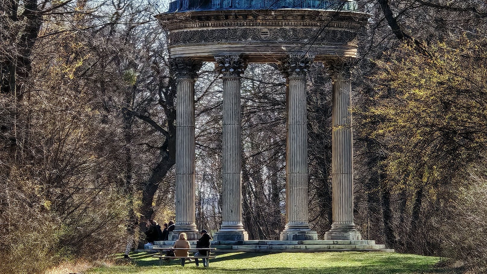 10x Zoom, Tag. Generell darf man in der Kamera-App bei Fotos zwischen drei Stilen ("Authentisch", "Dynamisch", "Natürlich") wählen.