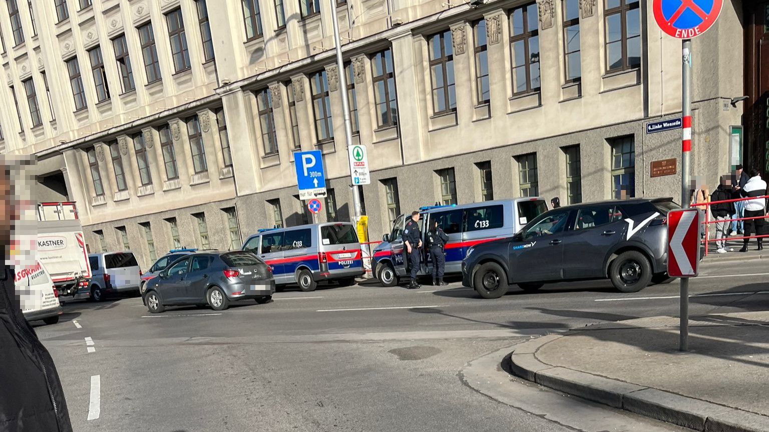 Auch an einer Wiener Schule hat es erst kürzlich einen Amok-Einsatz gegeben.