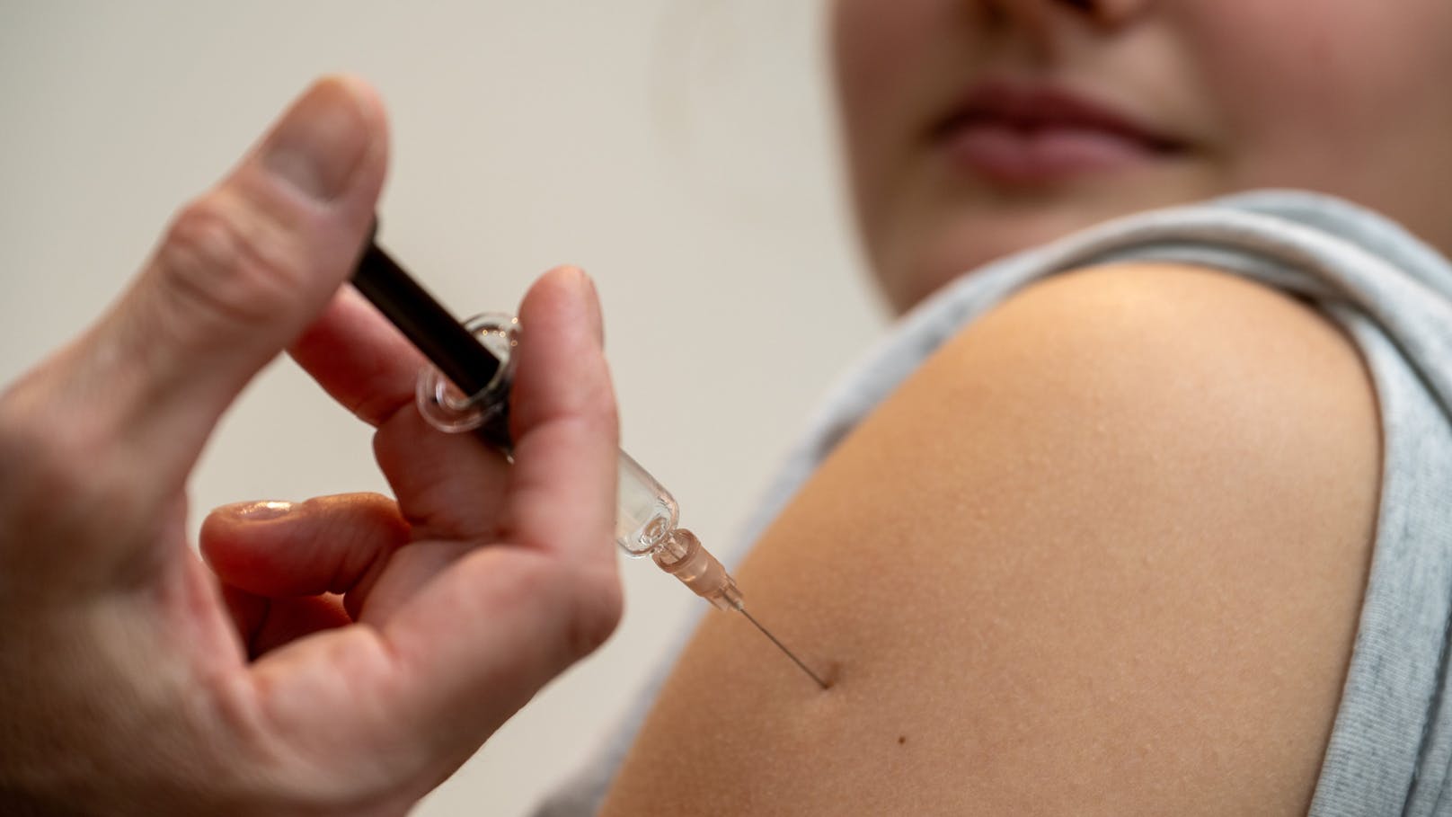 Rauch-Ministerium lockt jetzt mit Gratis-Impfung