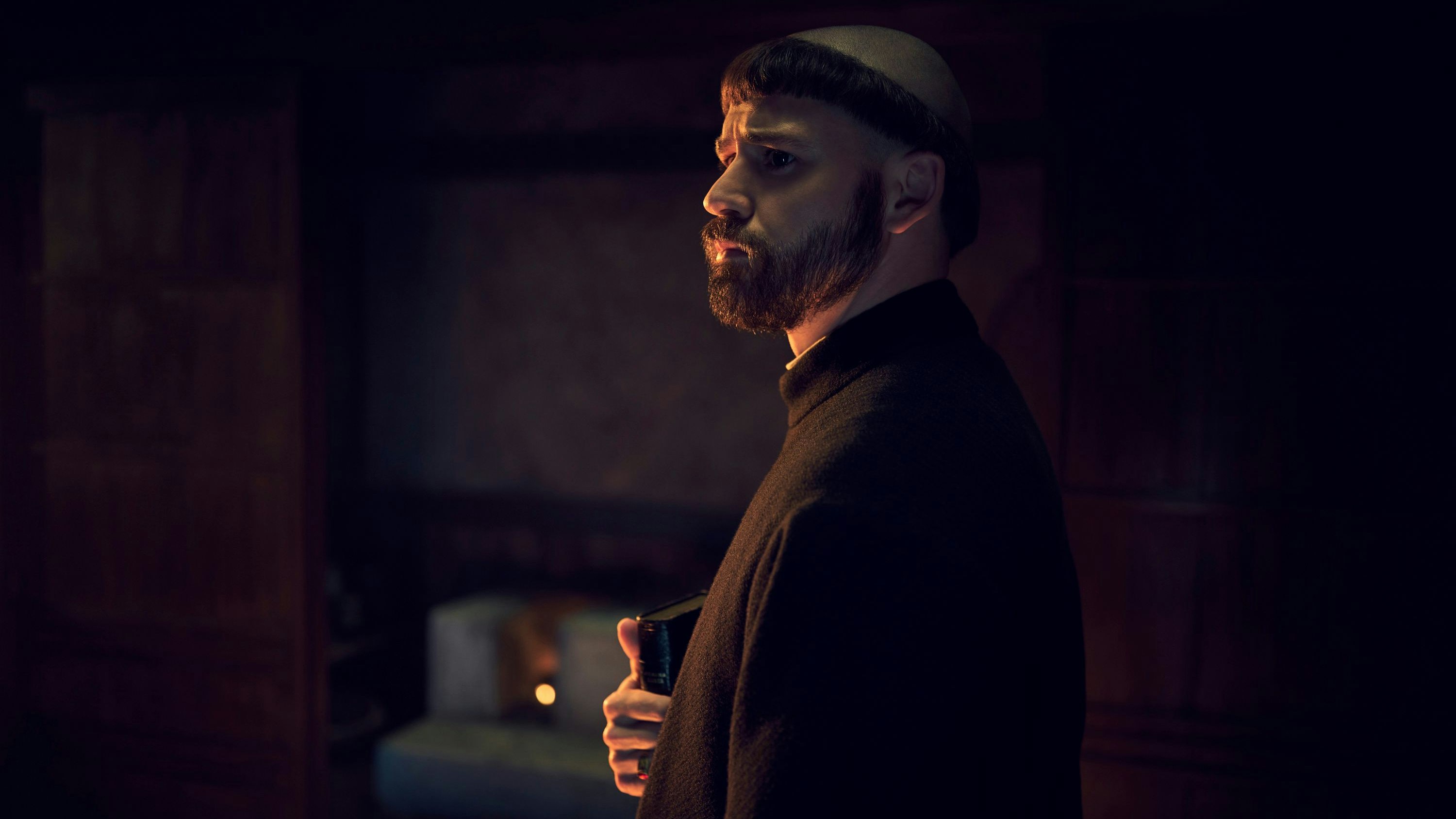 Jesuiten-Missionar Martin Alvito (Tommy Bastow)