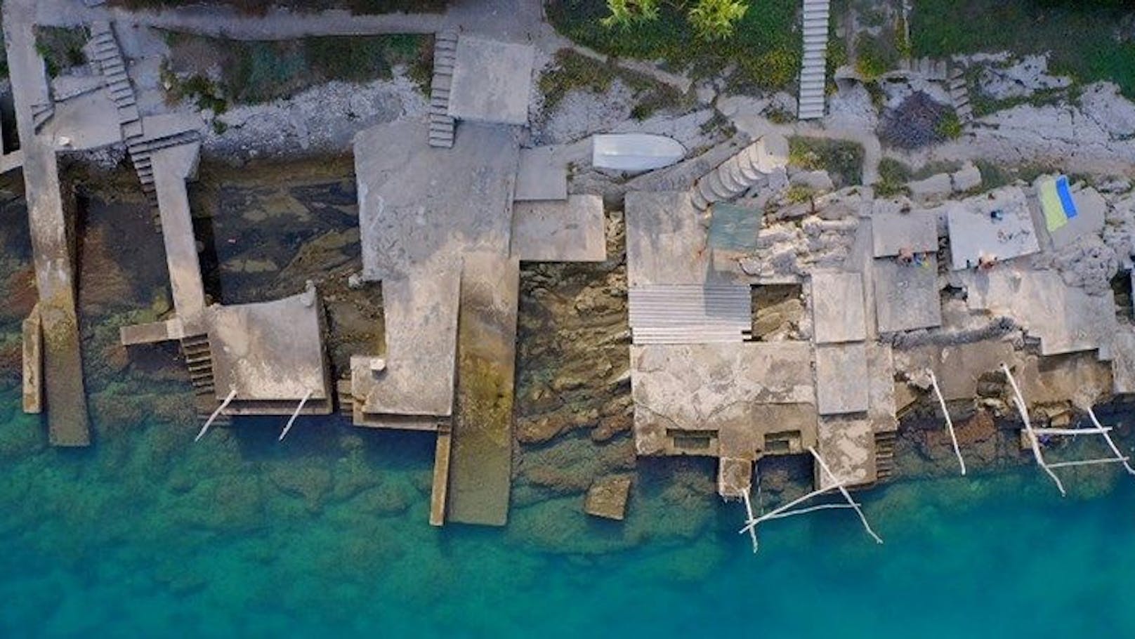 Dieser Strandabschnitt bei Umag in Istrien wurde komplett zubetoniert.
