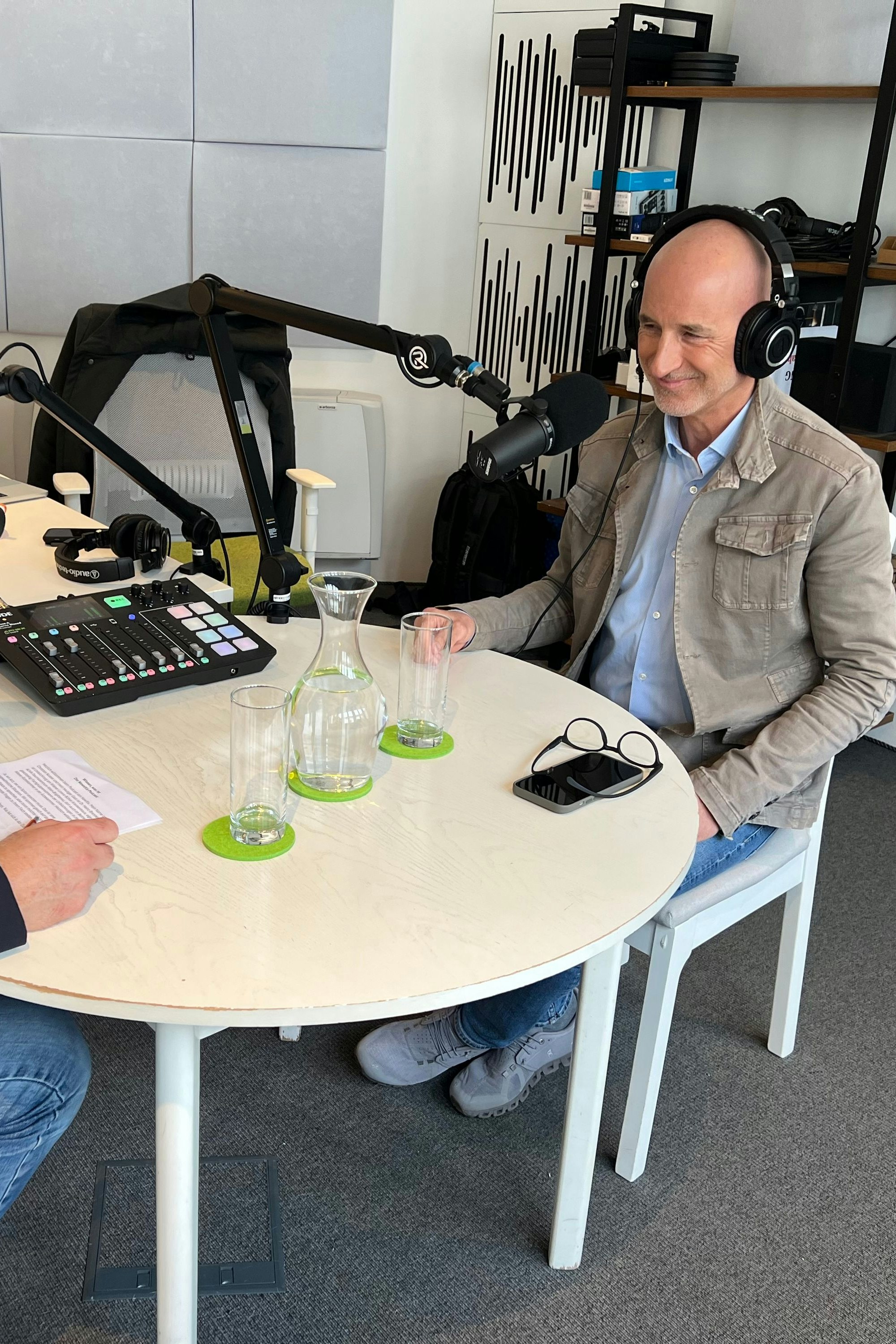 Dr. Heinz Brenner, Unfallchirurg am Lorenz Böhler Krankenhaus, im Podcast mit Christian Nusser