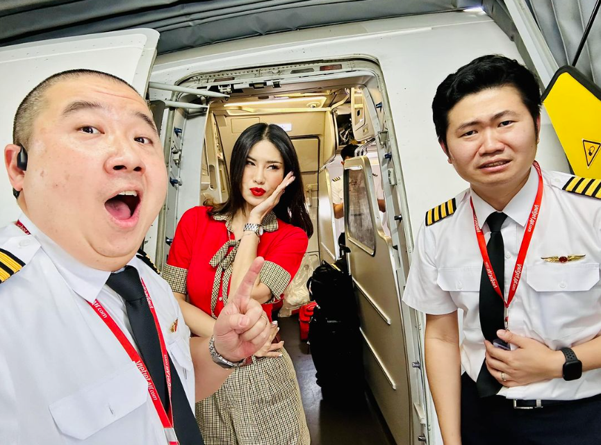 Jakarin Sararnrakskul (links) hat 18 Jahre Erfahrung als Pilot. Doch so eine Erfahrung hat er bislang noch nicht gemacht.