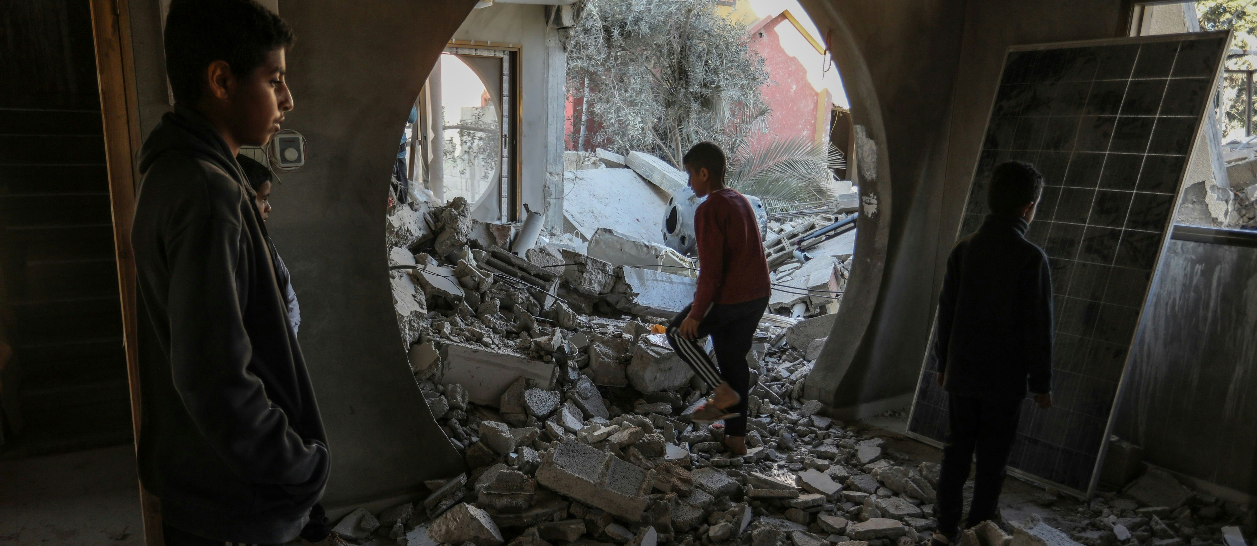 Welche Bilder, welche Geschichten transportieren? Ein zerstörtes Haus im Gazastreifen nach einem Raketenangriff Israel