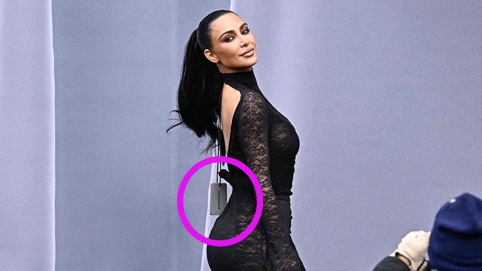 Kim Kardashian ließ Preisschild auf Luxus-Kleid