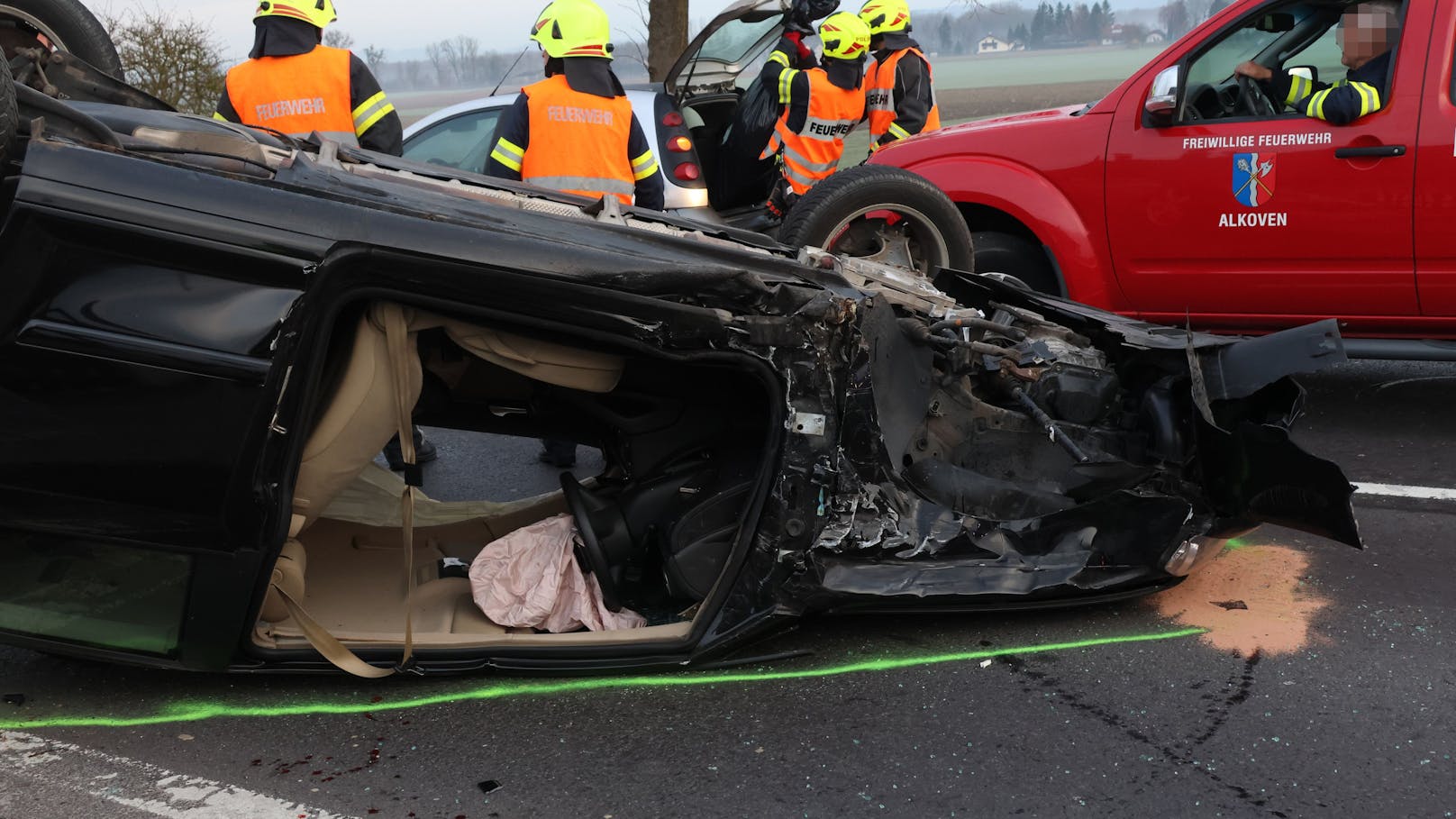 Der Audi wurde komplett zerstört.