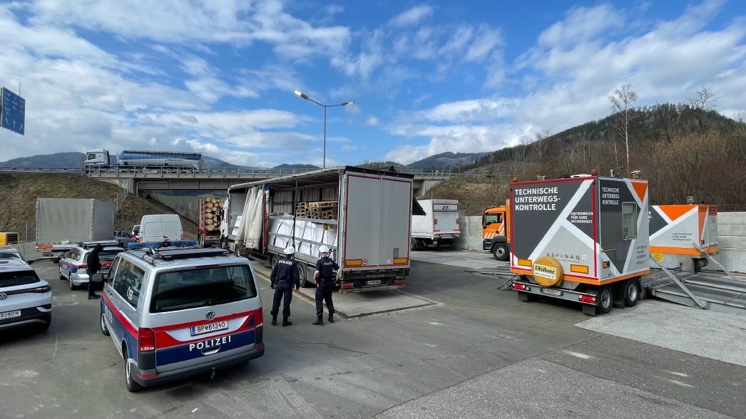 Insgesamt 14 Lenkern wurde die Weiterfahrt untersagt.