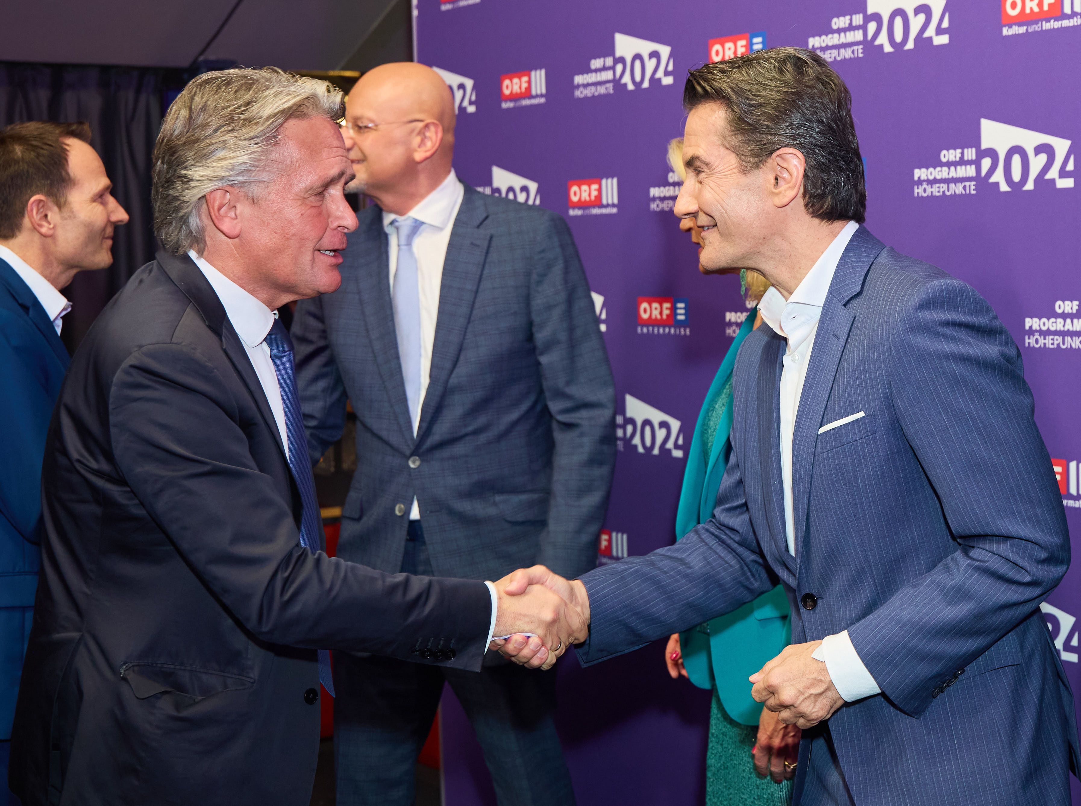 Neo-Stiftungsrat Peter Westenthaler (FPÖ, li.) mit ORF-Generaldirektor Roland Weißmann bei der ORFIII-Programmpräsentation.