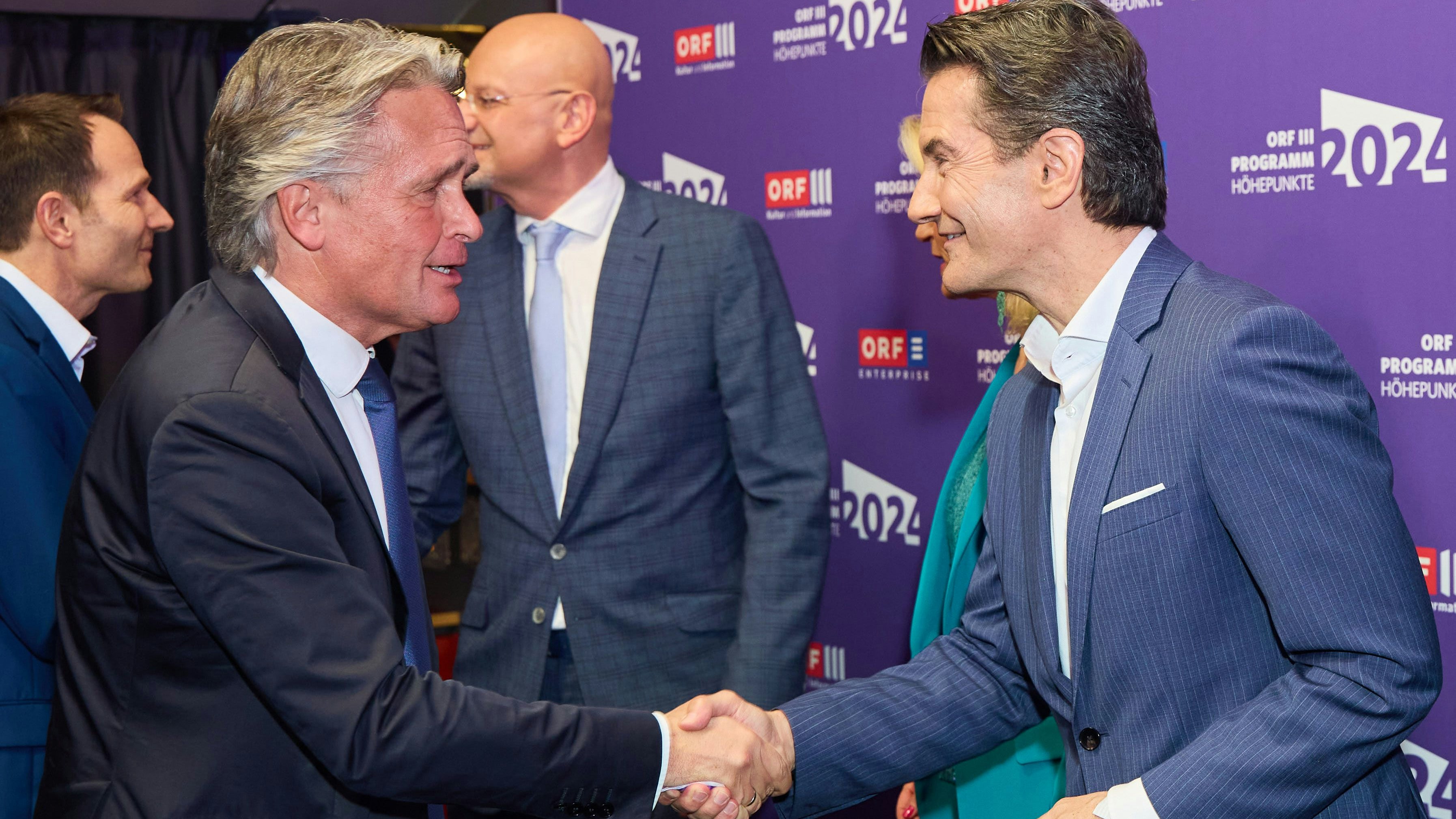 Neo-Stiftungsrat Peter Westenthaler (FPÖ, li.) mit ORF-Generaldirektor Roland Weißmann bei der ORFIII-Programmpräsentation.