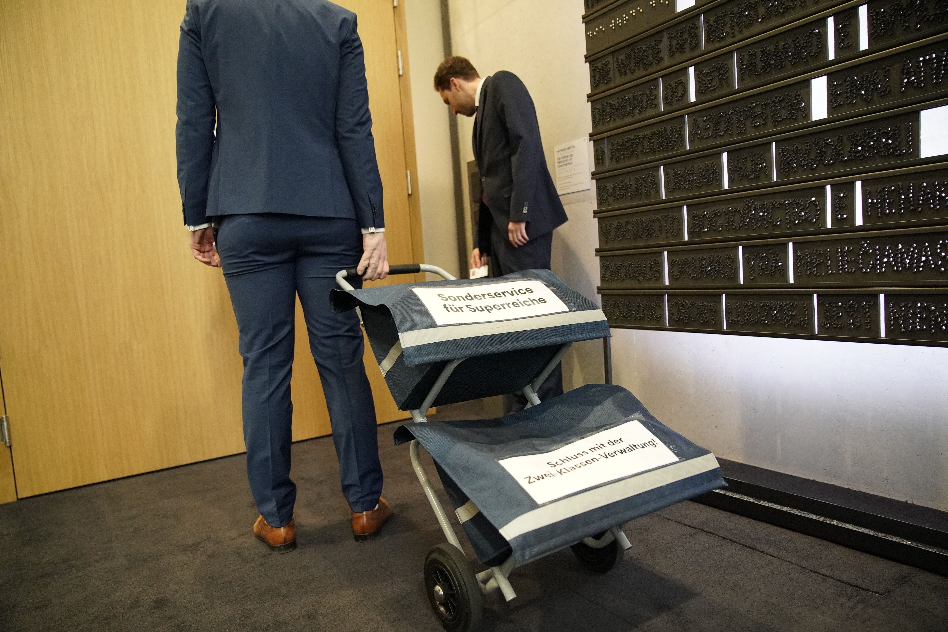 Brisantes Aktenmaterial für den Ausschuss – zum vermuteten 