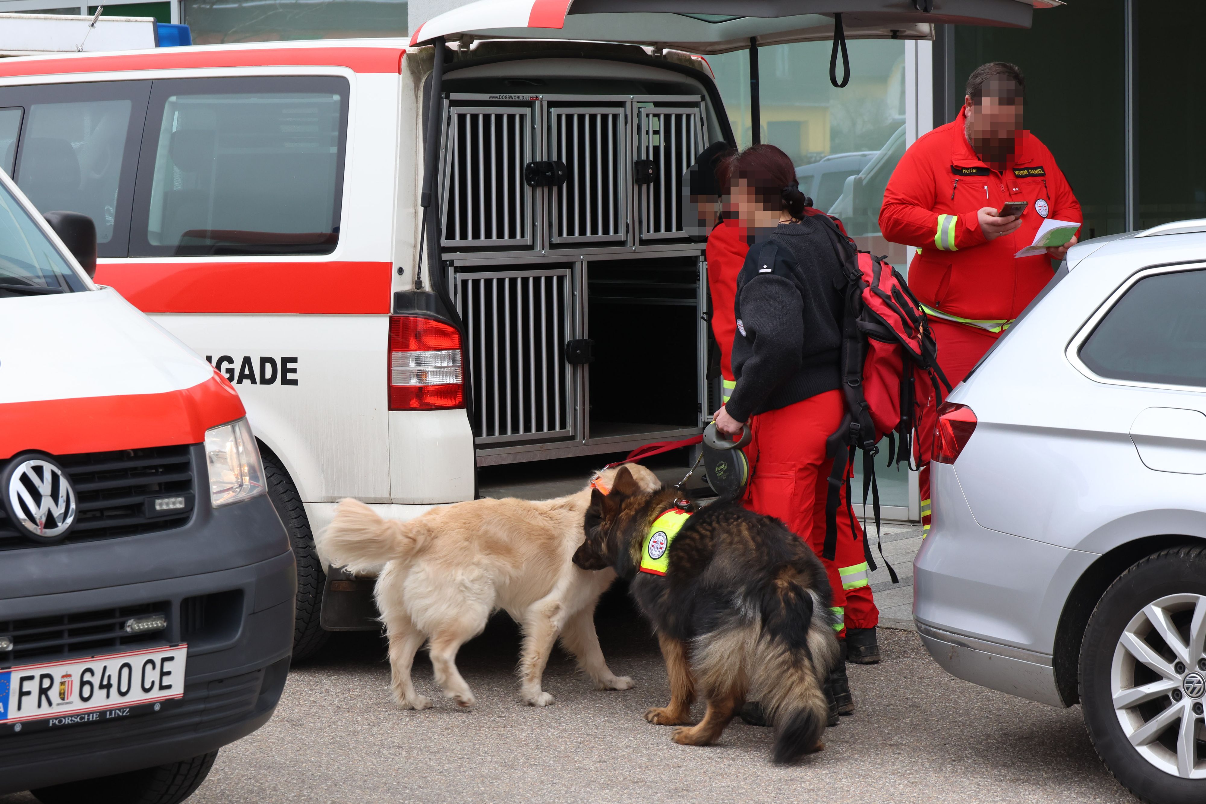 Eine groß angelegte Suchaktion nach dem 29-jährigen Abgängigen wurde in Attnang-Puchheim (Bez. Vöcklabruck) gestartet.