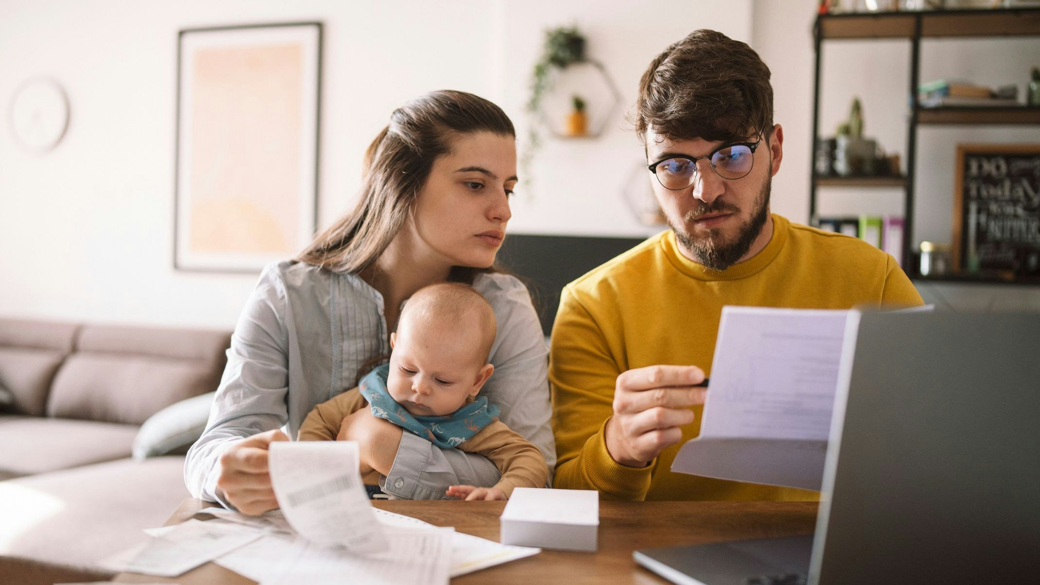 Viele Menschen wissen nicht mehr, wie sie sich das Wohnen noch leisten können. (Symbolbild)