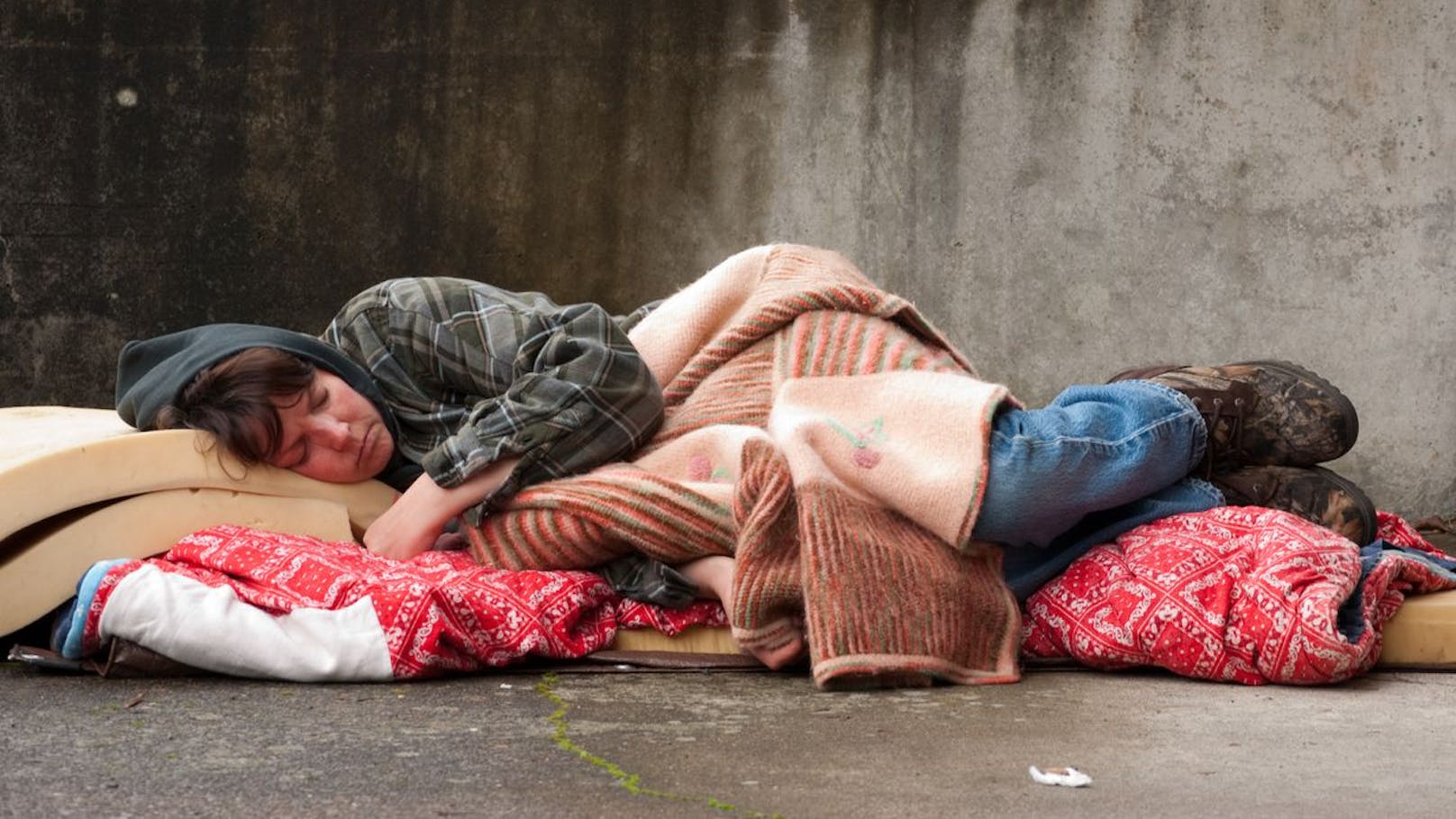 Gewalt, Armut – Immer mehr Frauen obdachlos