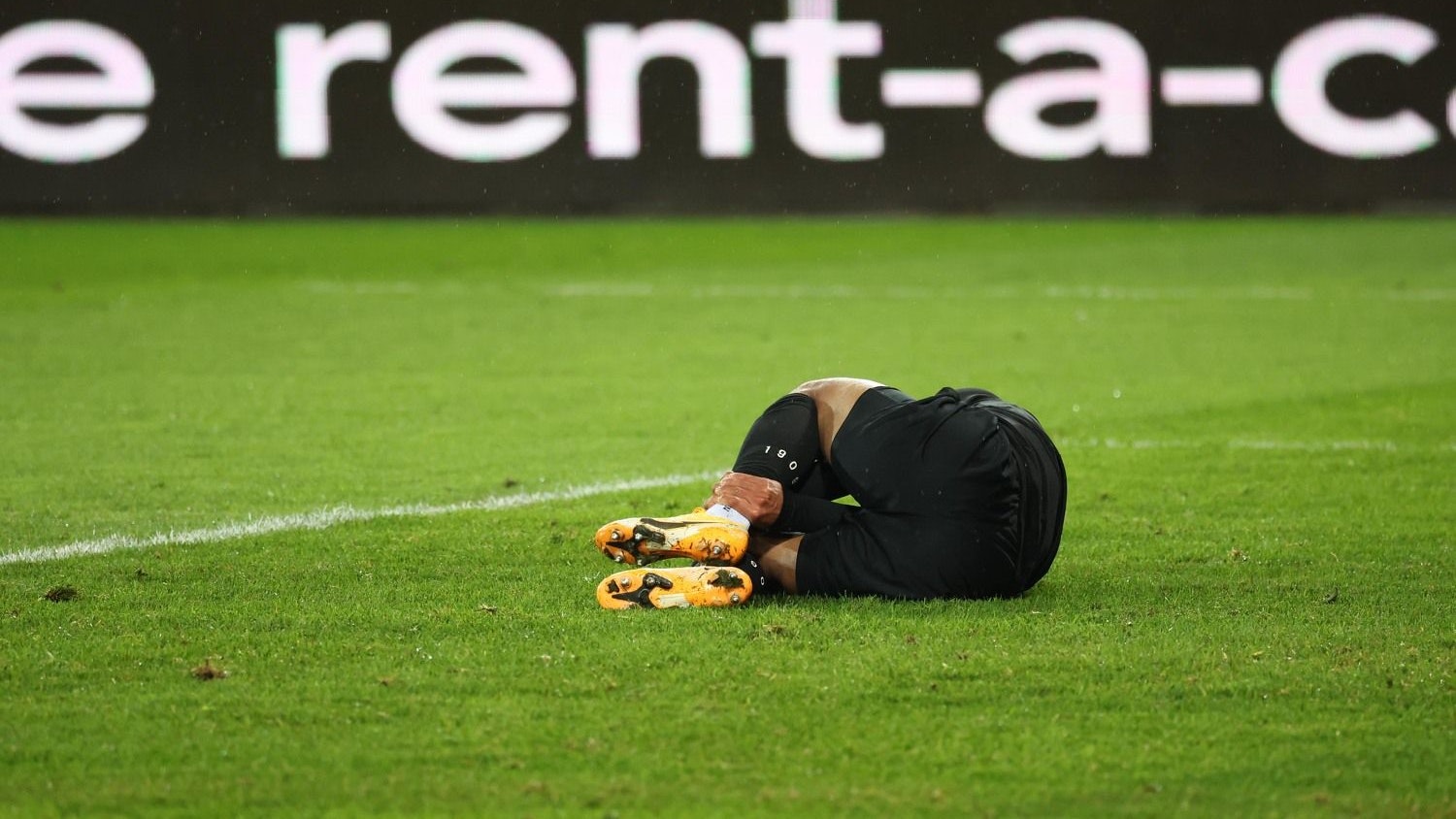 Manprit Sarkaria verletzte sich schwer. 