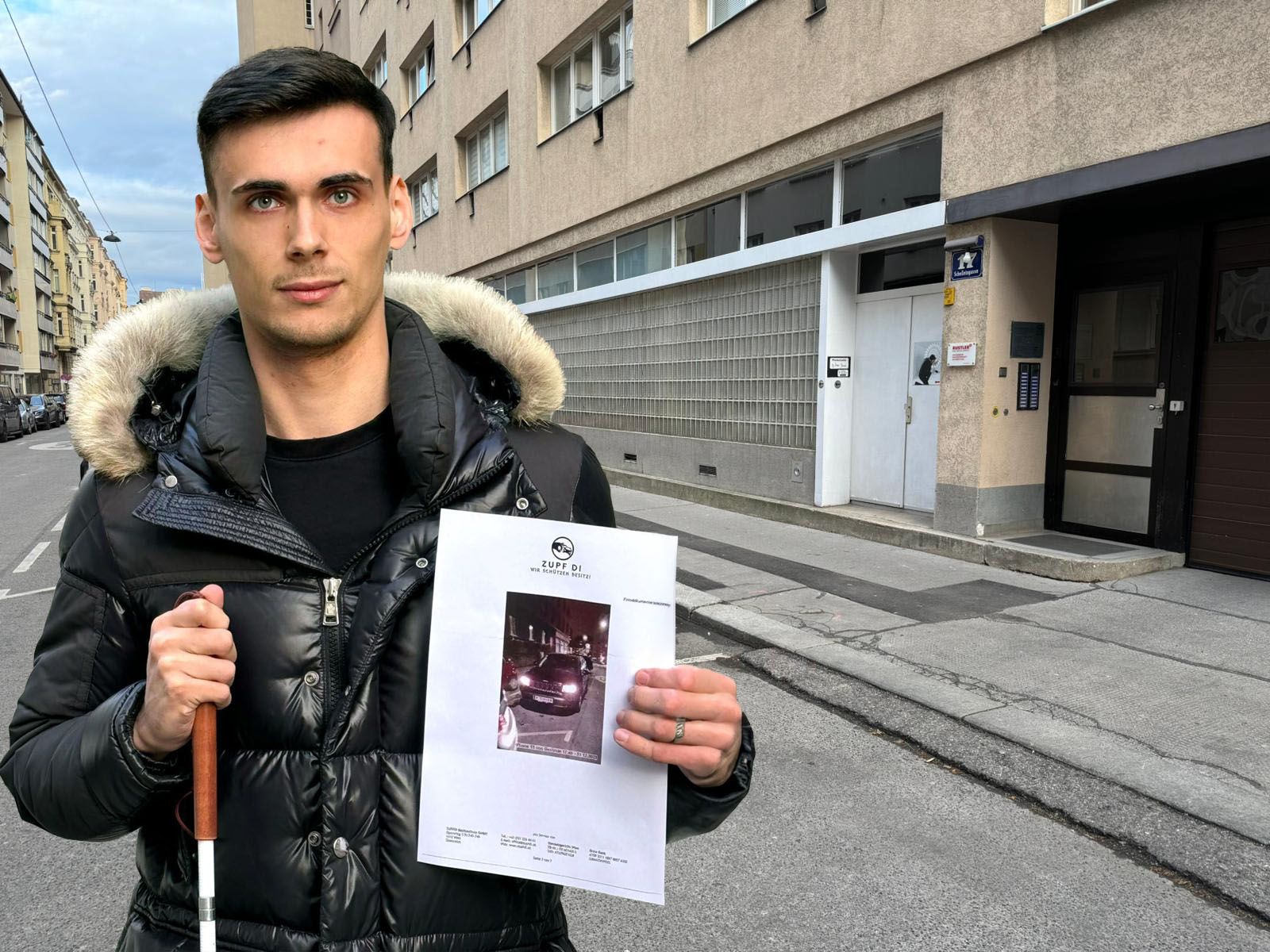 Armend S. (28) soll 399 Euro Strafe zahlen, weil sein Auto in der Schelleingasse stand.