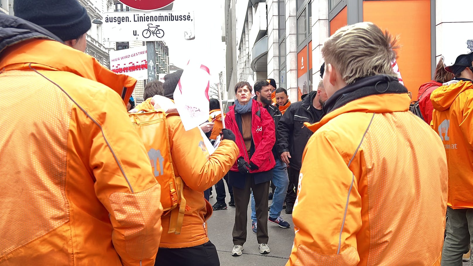 Treffpunkt war ein Standort von Lieferando in Wien.