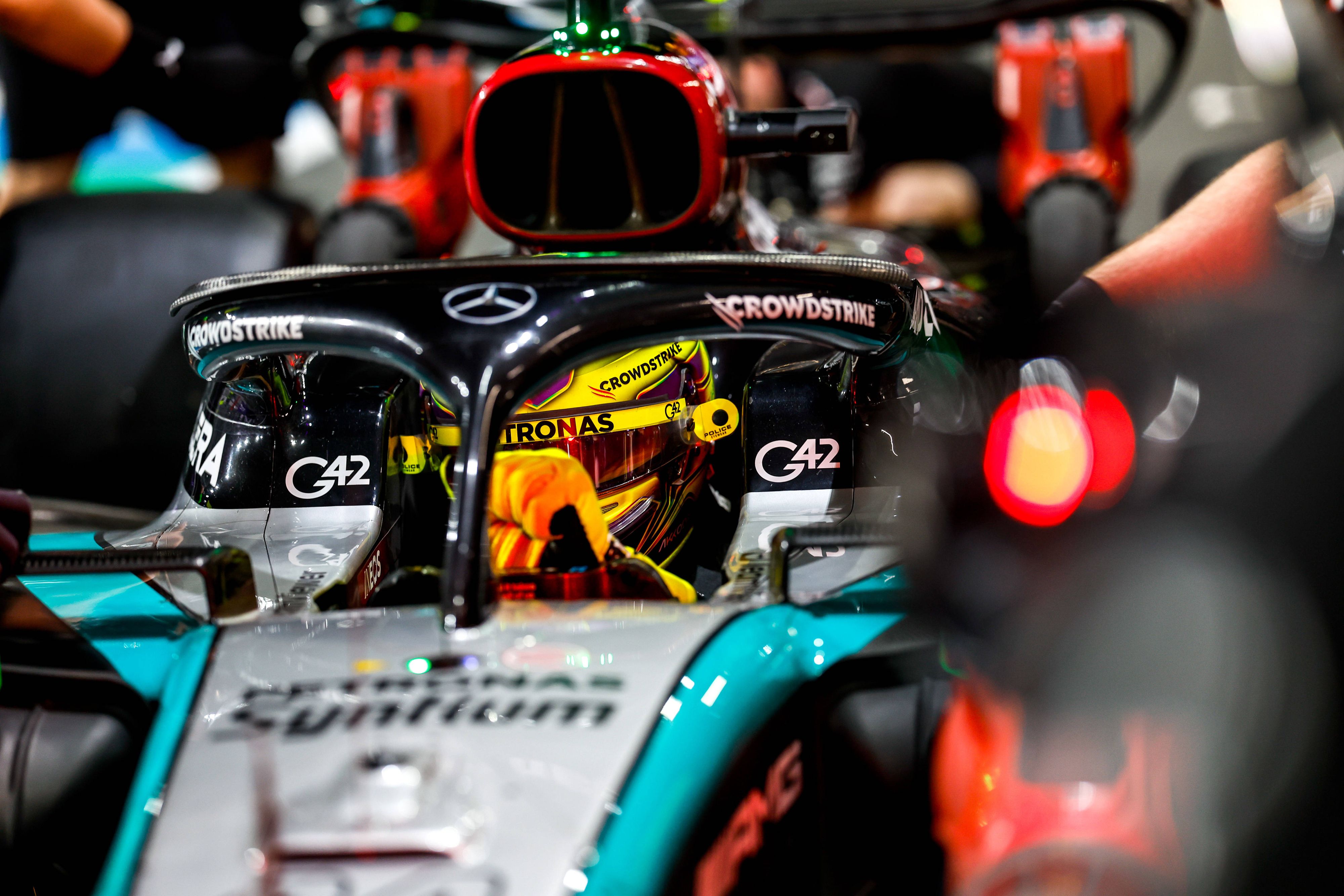 Mercedes-Star Lewis Hamilton wurde lediglich verwarnt.