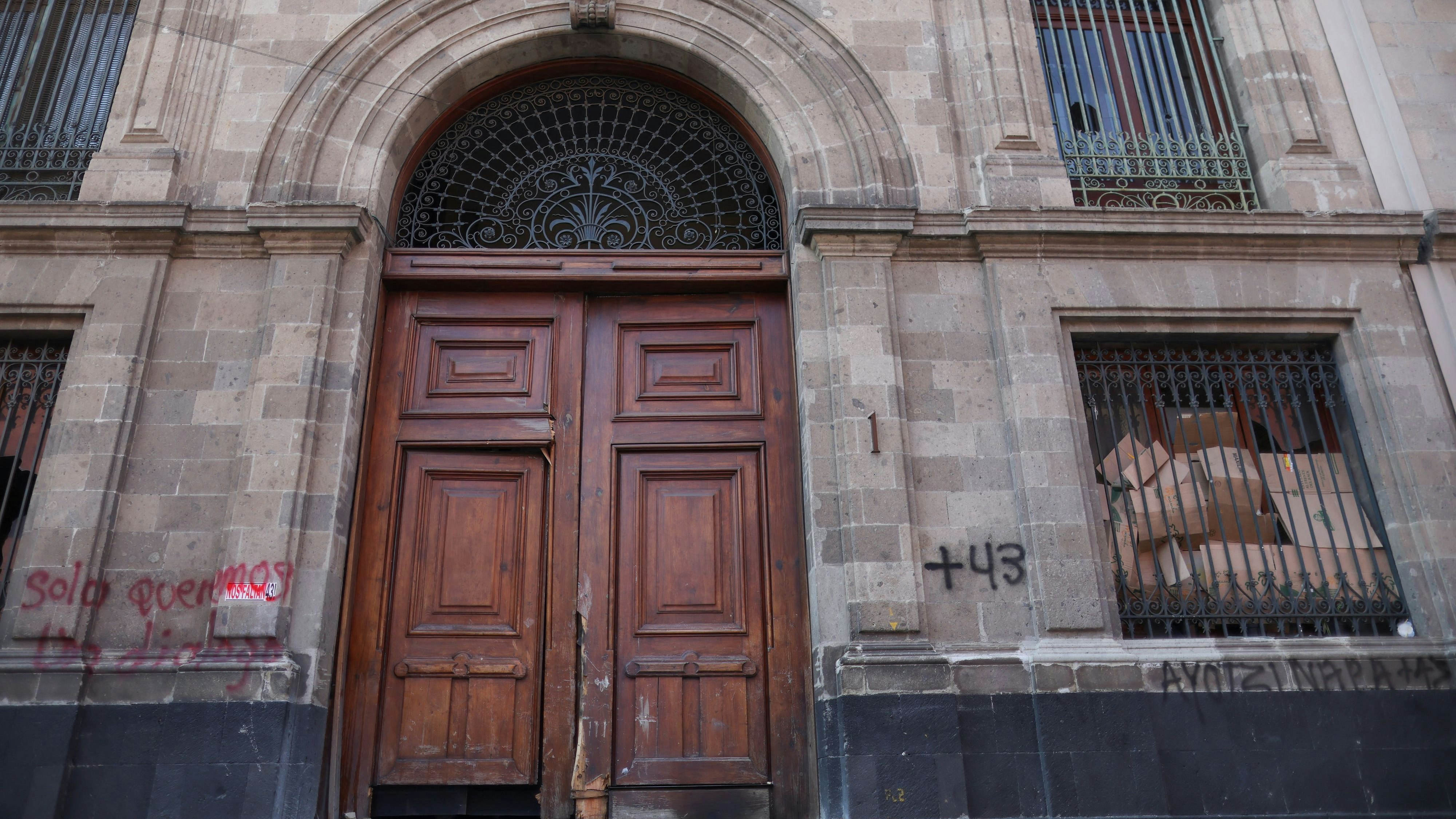 Heute.at - Demonstranten stürmen Präsidentenpalast