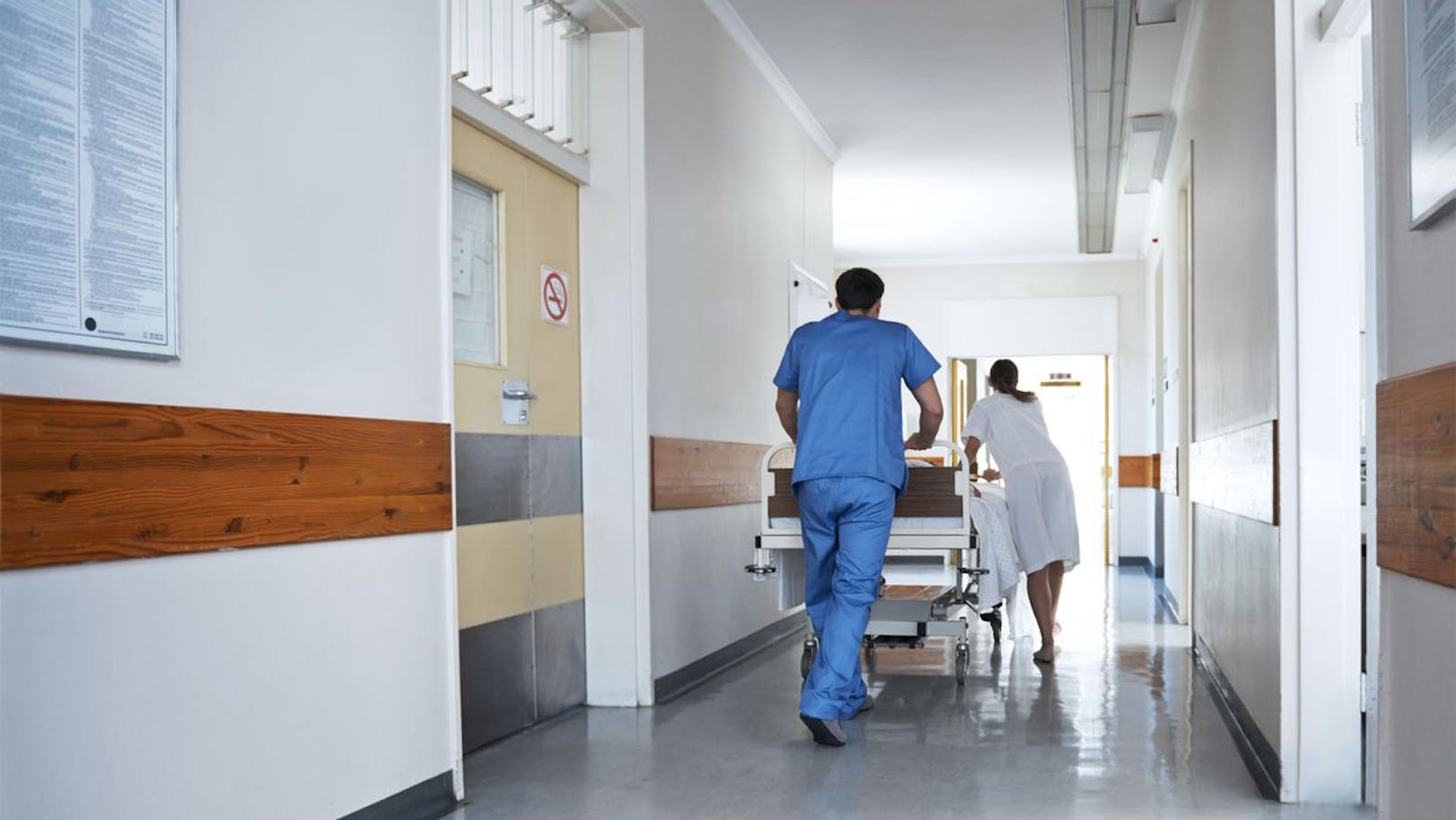 Tritt in Genitalien – Attacke in Spital endet tödlich