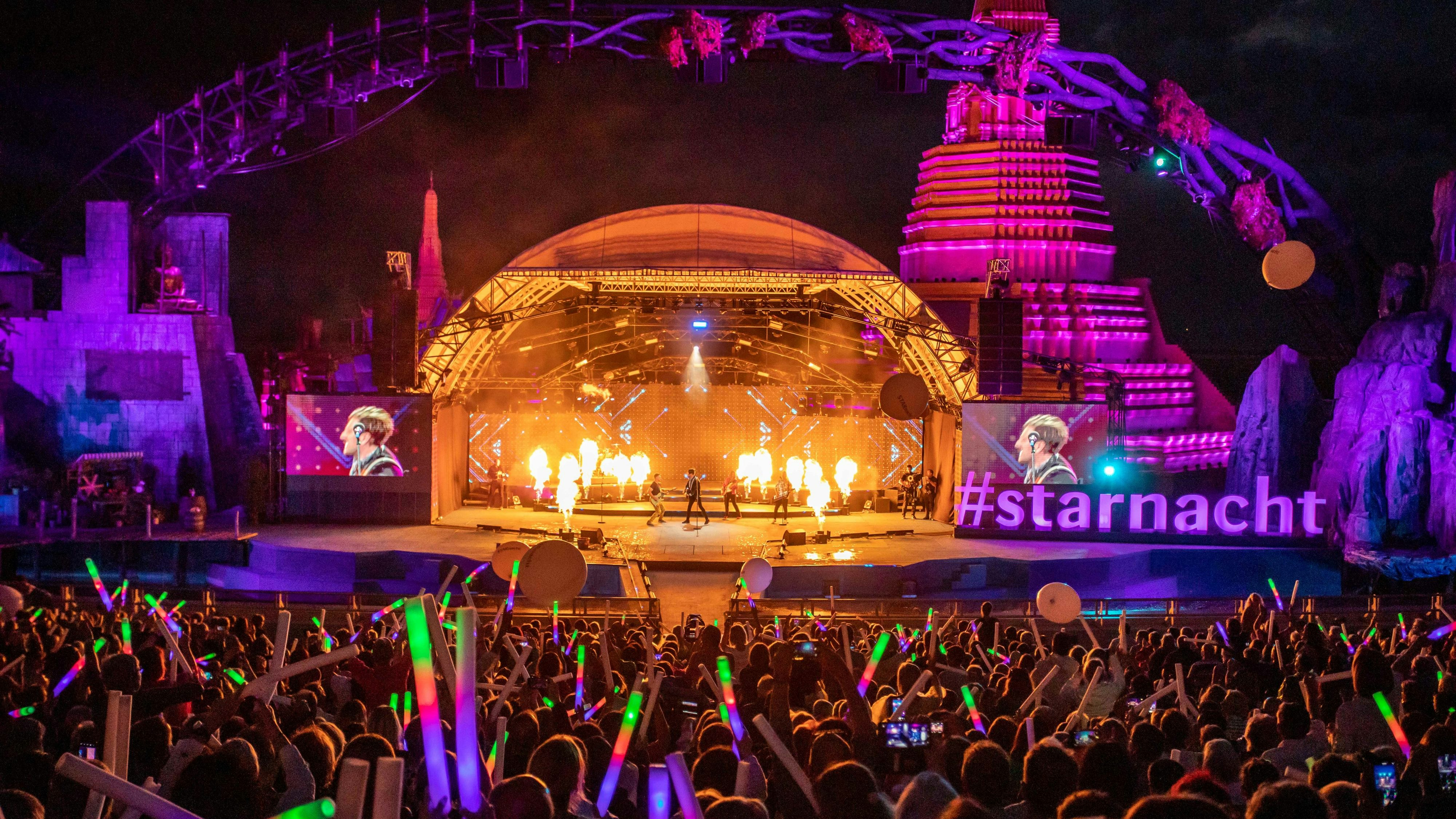 Spektakuläre Kulisse: Die Seebühne in Mörbisch bei Nacht.