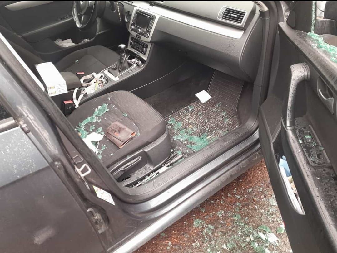 Das Auto wurde nach Wertgegenständen durchsucht.