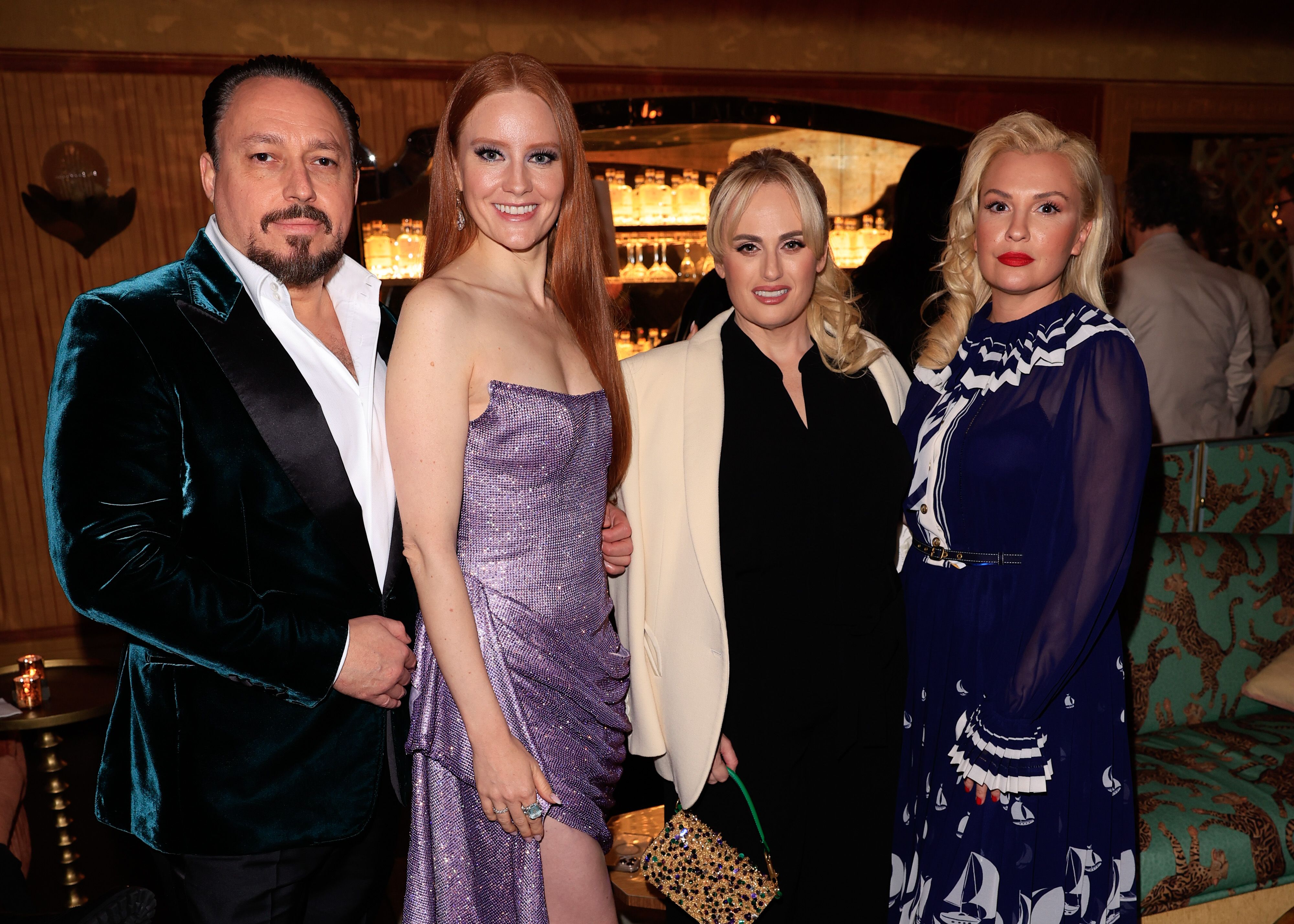 Klemens Hallmann und Barbara Meier mit Rebel Wilson und ihrer Freundin Ramona Agruma