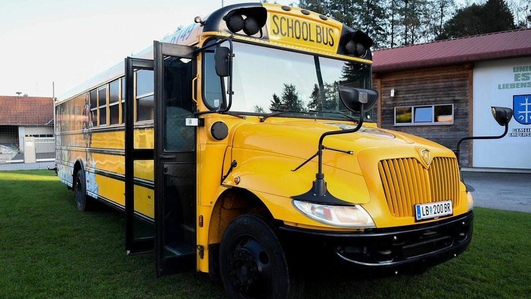 Schoolbus.at