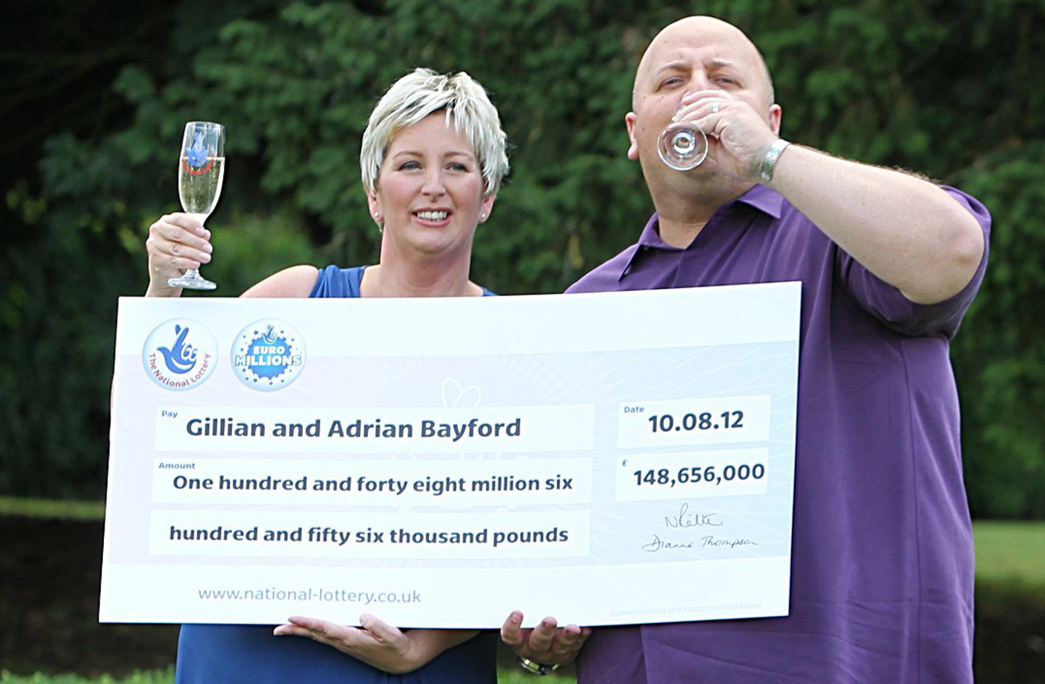 <strong>Gillian Bayford</strong> knackte 2012 den Euromillions-Jackpot (im Bild mit dem 1. Ex Adrian). Das Geld brachte ihr aber kein Glück.