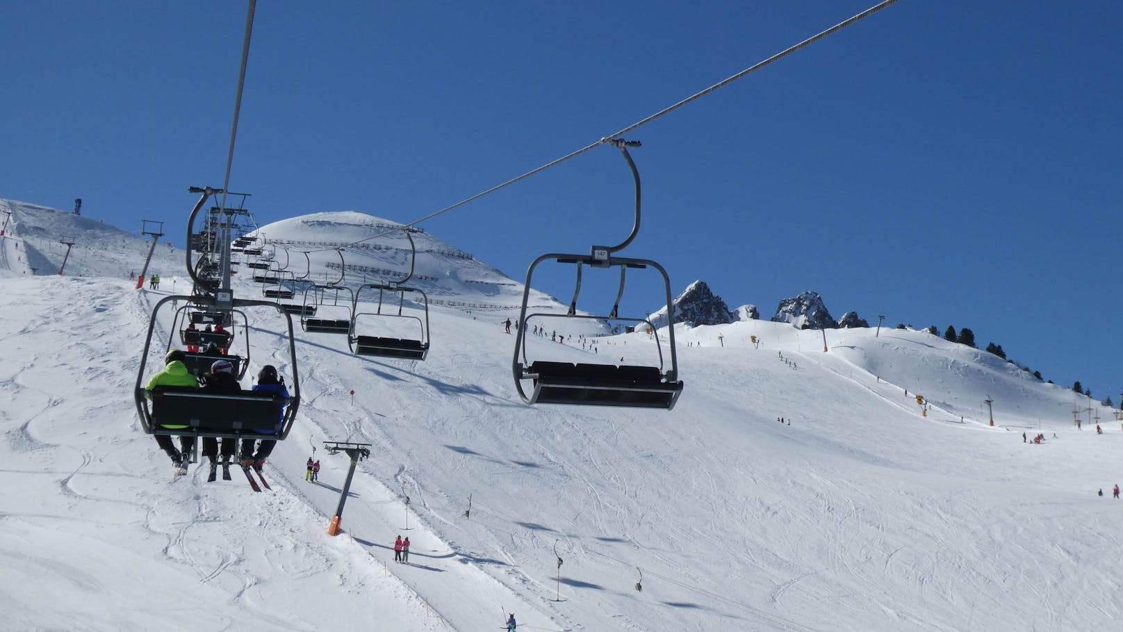 Skifahrer verpasst Ausstieg – per Heli ins Spital