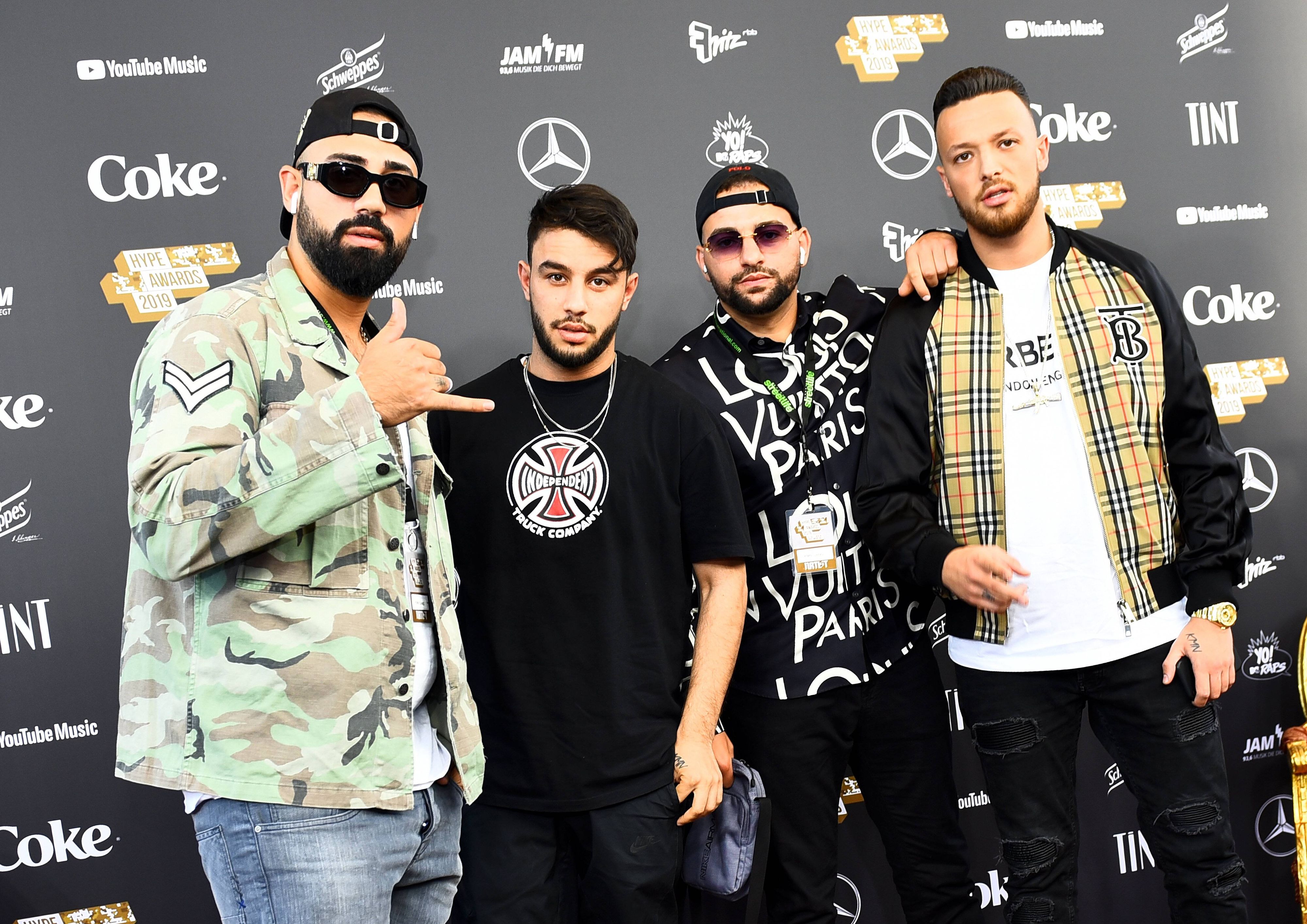 Der Rapper <strong>Azet</strong> (rechts) ist Teil der KMN Gang, einer Hip-Hop-Crew aus Dresden, bestehend u.a. noch aus Miami Yacine, Zuna und Nash (v.l.n.r.).