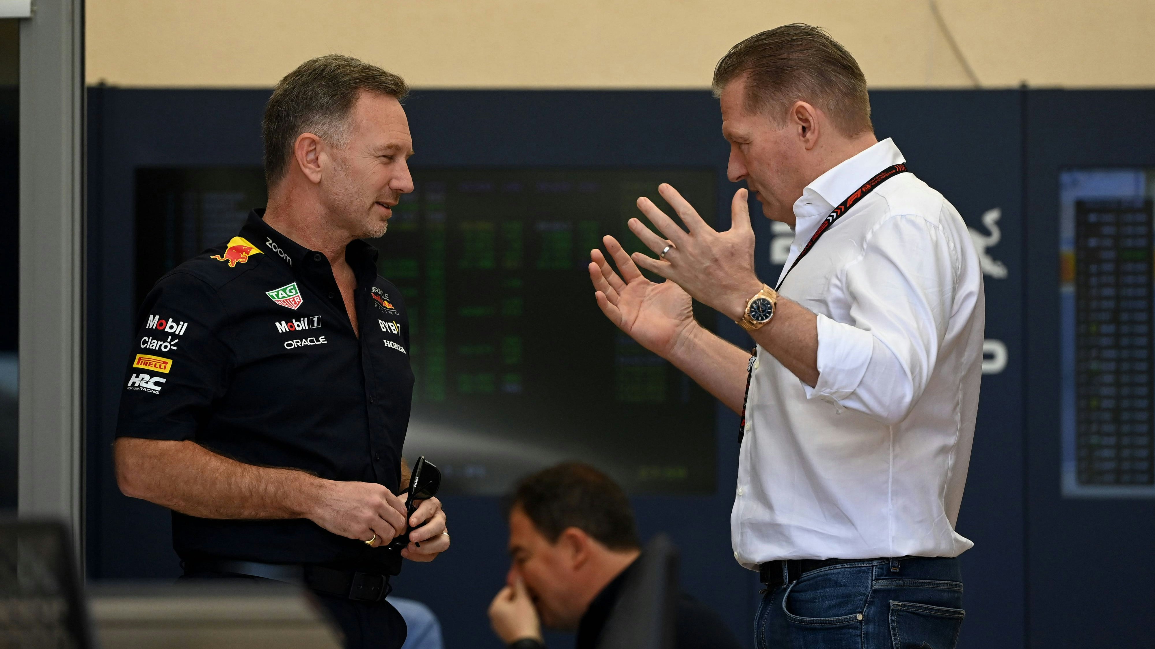 Red-Bull-Teamchef Christian Horner und Jos Verstappen. 