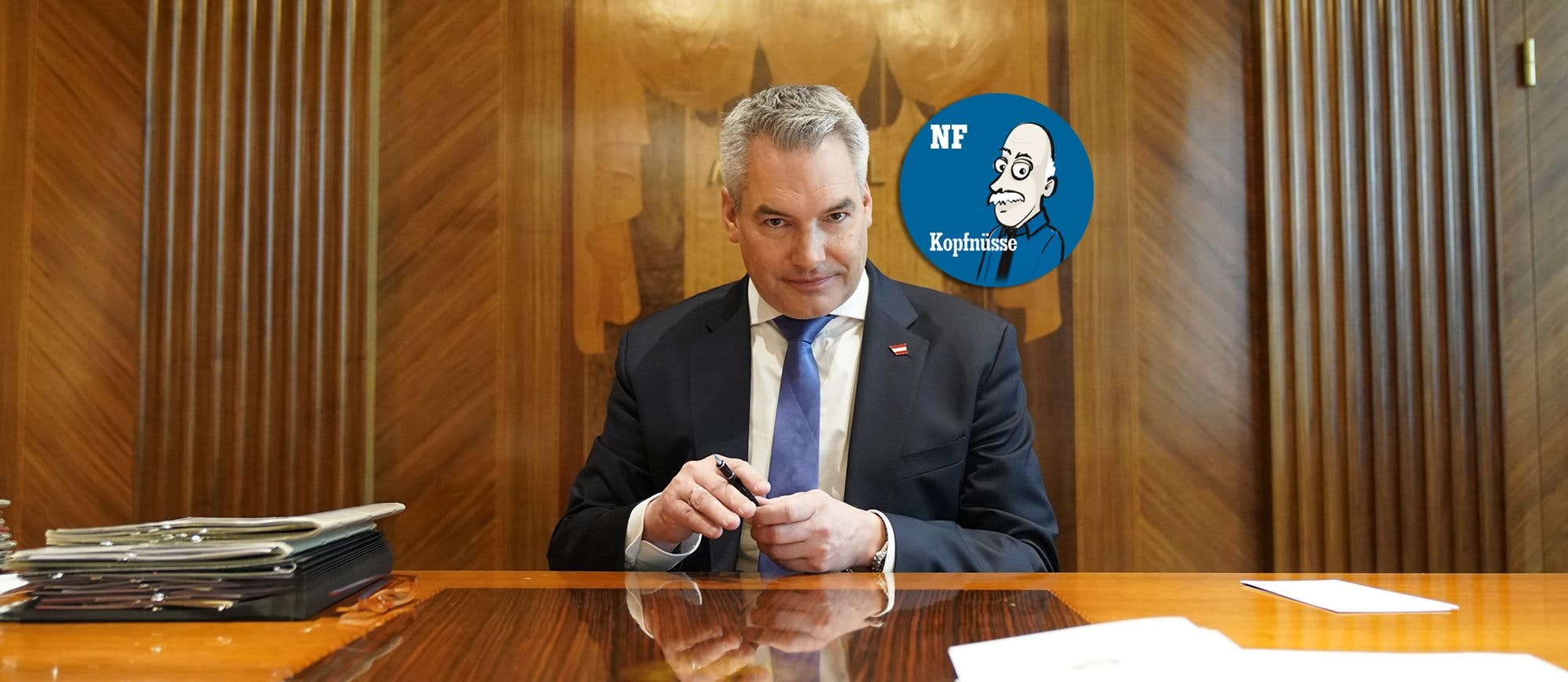 Bundeskanzler Nehammer an seinem neuen Schreibtisch im Kanzleramt                         