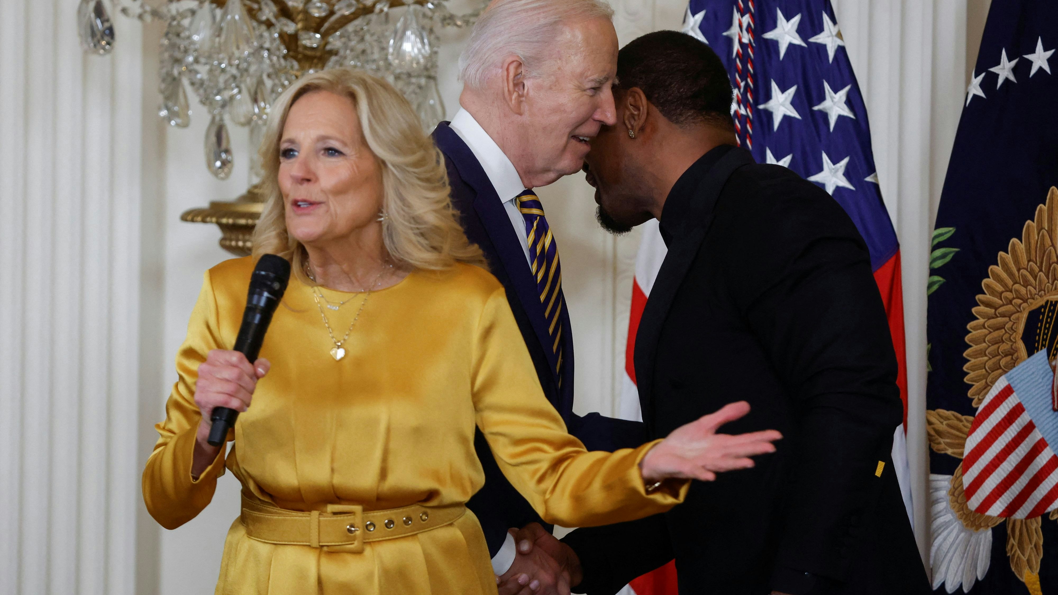 Wichtige Stütze und Beraterin: First Lady Jill Biden mit US-Präsident Joe Biden auf einer Veranstaltung 2024 im Weißen Haus