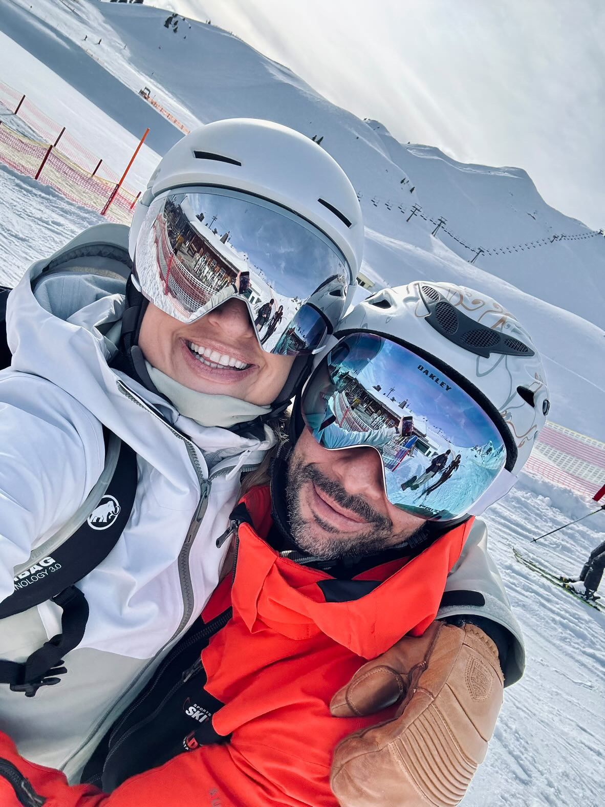 Treffen sich eine Rennfahrerin und ein Tänzer in Obertauern auf der Piste: Corinna Kamper und Danilo Campisi