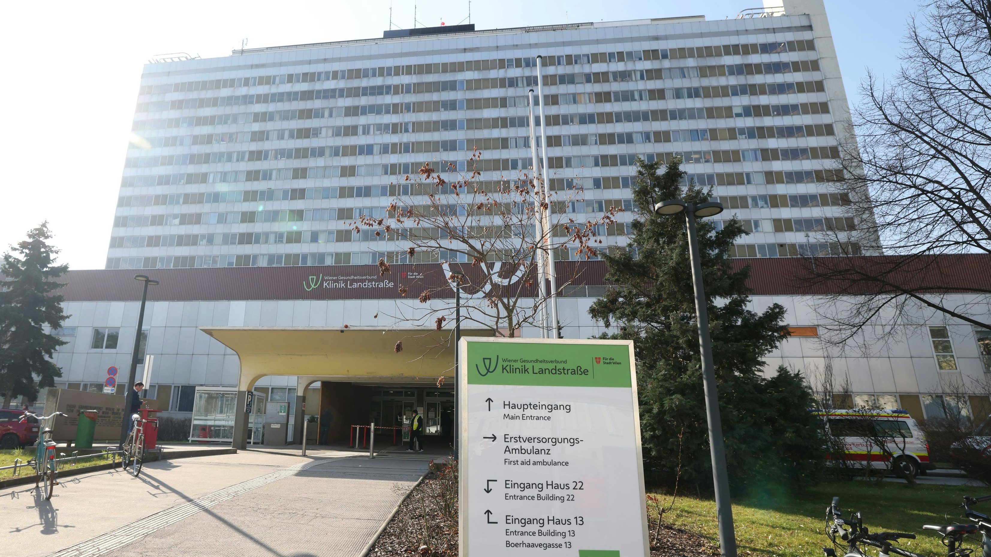 Heute.at - Brand in Klinik Landstraße – Rettungssperre aufgehoben