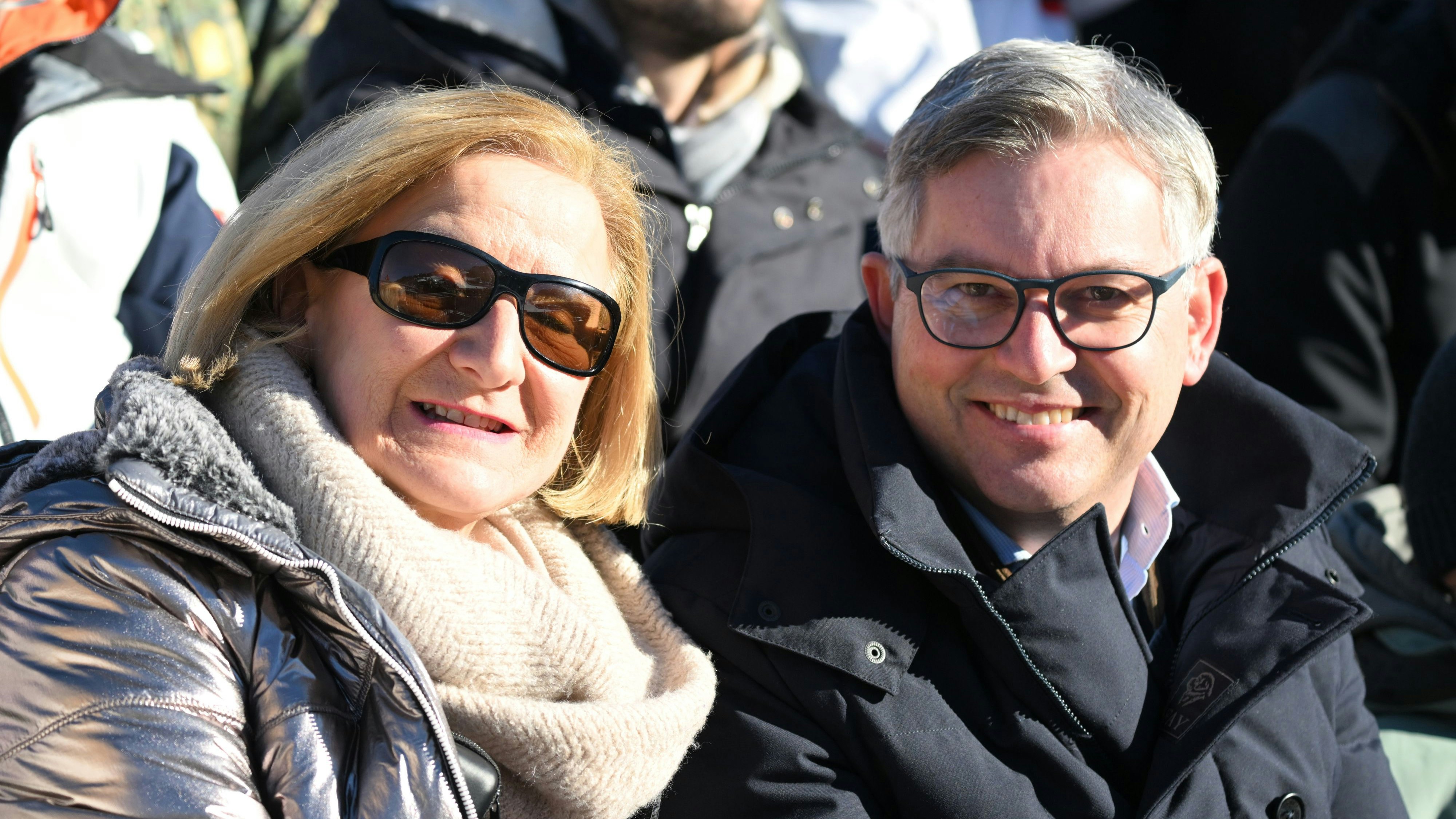 LH Johanna Mikl-Leitner und Minister Magnus Brunner im Rahmen der Weltcup-Abfahrt der Männer am Samstag, 20. Jänner 2024, in Kitzbühel.
