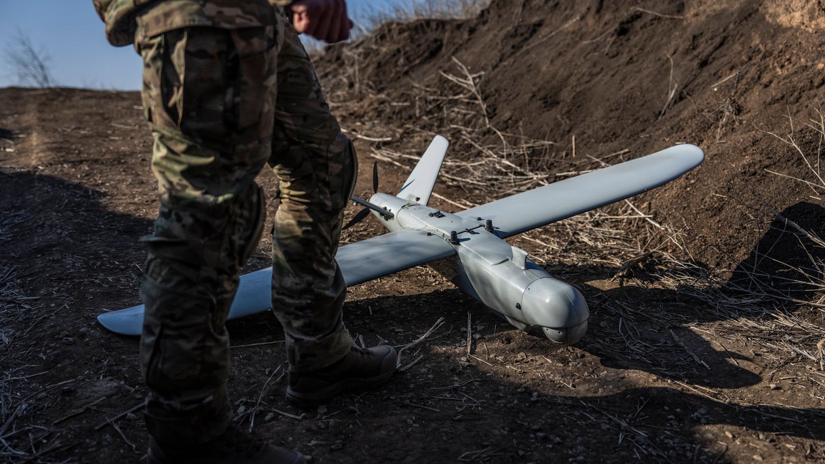 Ukrainische Drohnen treffen offenbar Ziele in Russland