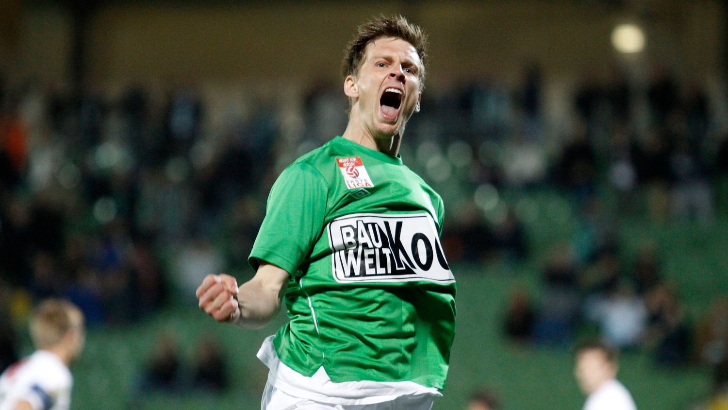 Michael Mörz 2014 beim Torjubel im Trikot des SV Mattersburg