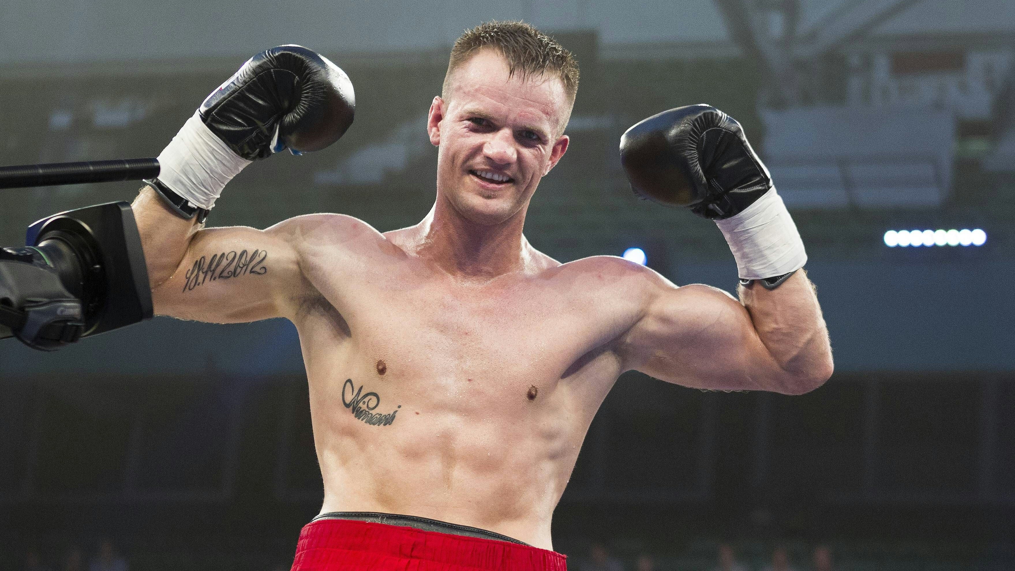 Besar Nimani bei einem Kampf gegen Ferenc Albert (Ungarn), 2014.