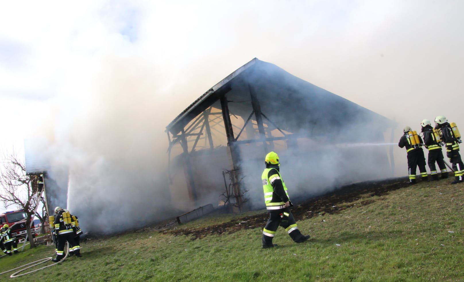 Feuerwehr-Großeinsatz in Neuhofen/Ybbs﻿