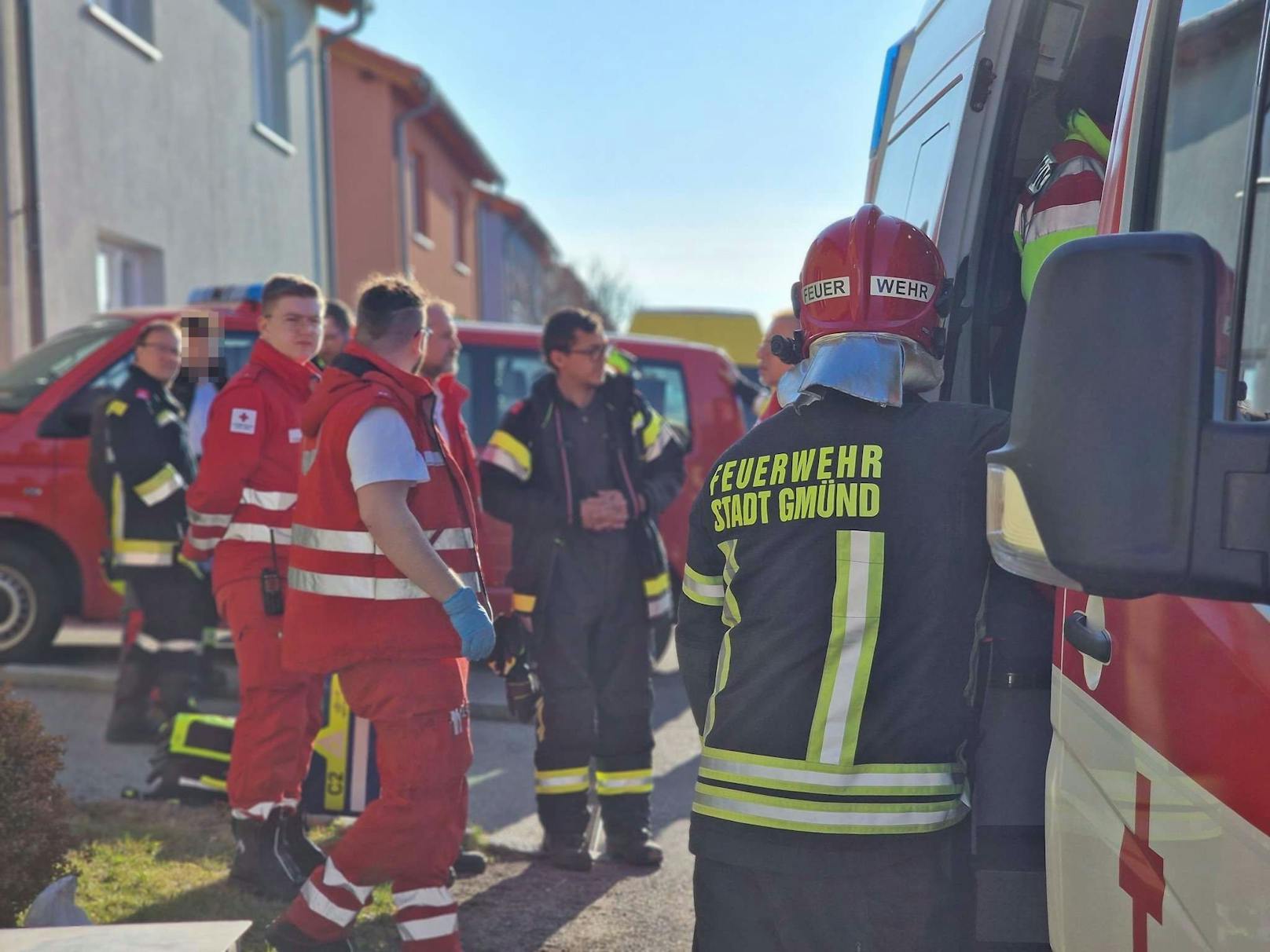 Zahlreiche Einsätze wurden zu dem Wohnungsbrand alarmiert.