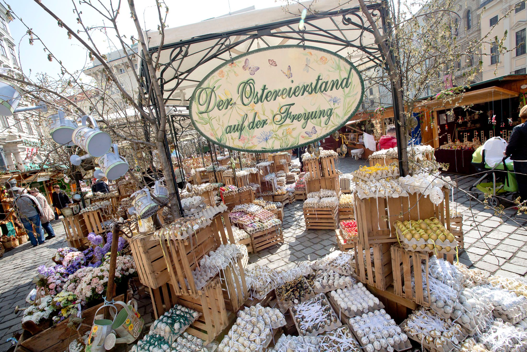 Rechtzeitig zum Frühlingsbeginn öffnen auch die Wiener Ostermärkte wieder ihre Türen.