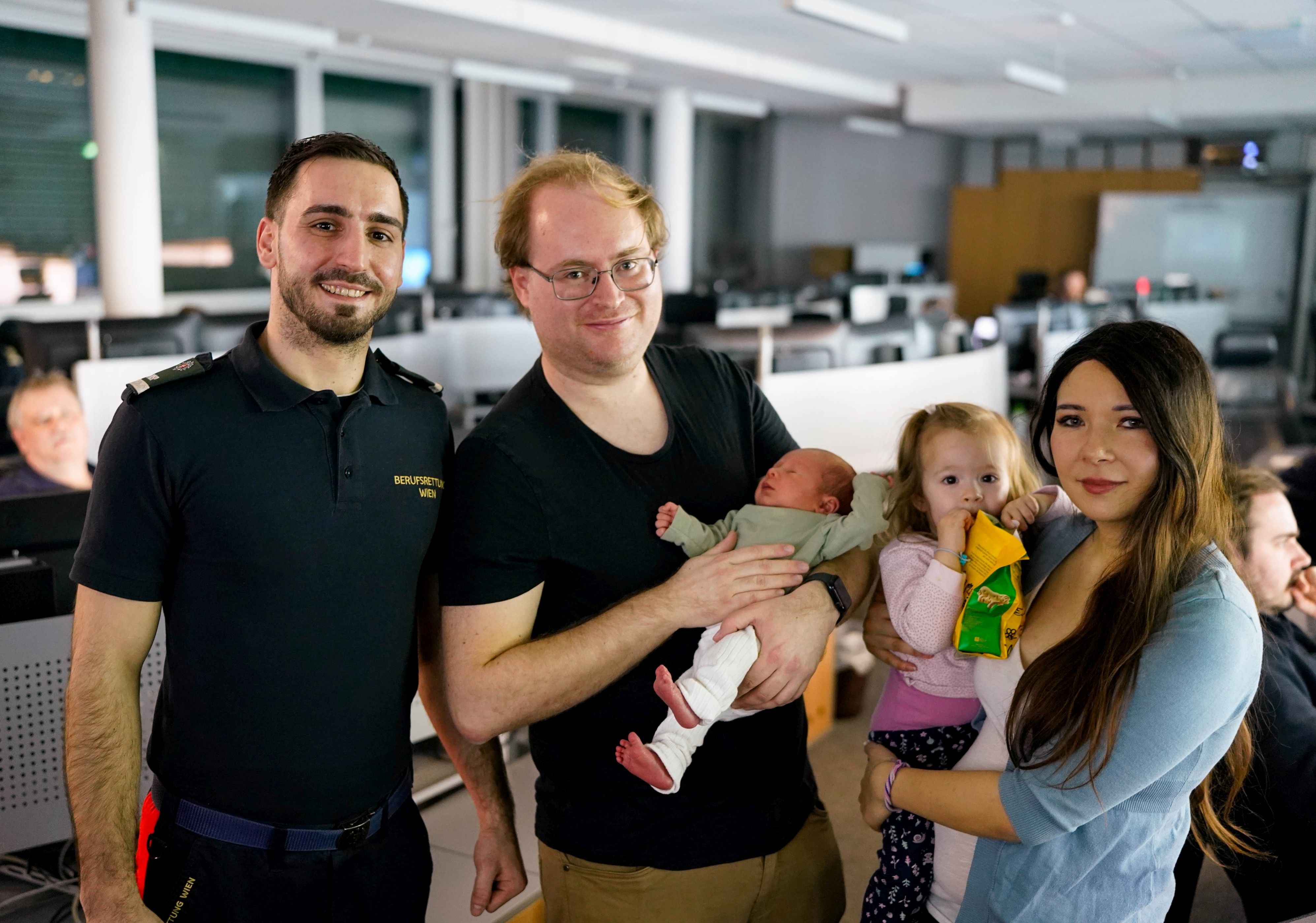 Benjamin kam auch dank der raschen Hilfestellung der Rettung per Telefon gesund zur Welt.