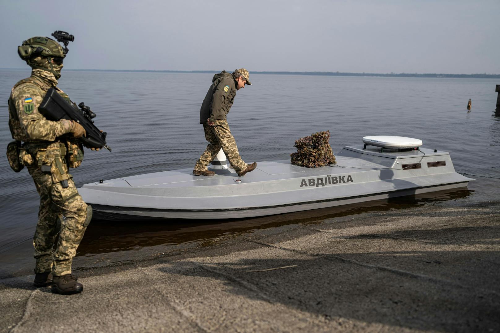 Immer wieder gelingt es der Ukraine, der russischen Kriegsmarine im Schwarzen Meer mit einfach Drohnen massiv zuzusetzen. Diese ferngesteuerten Waffen haben...