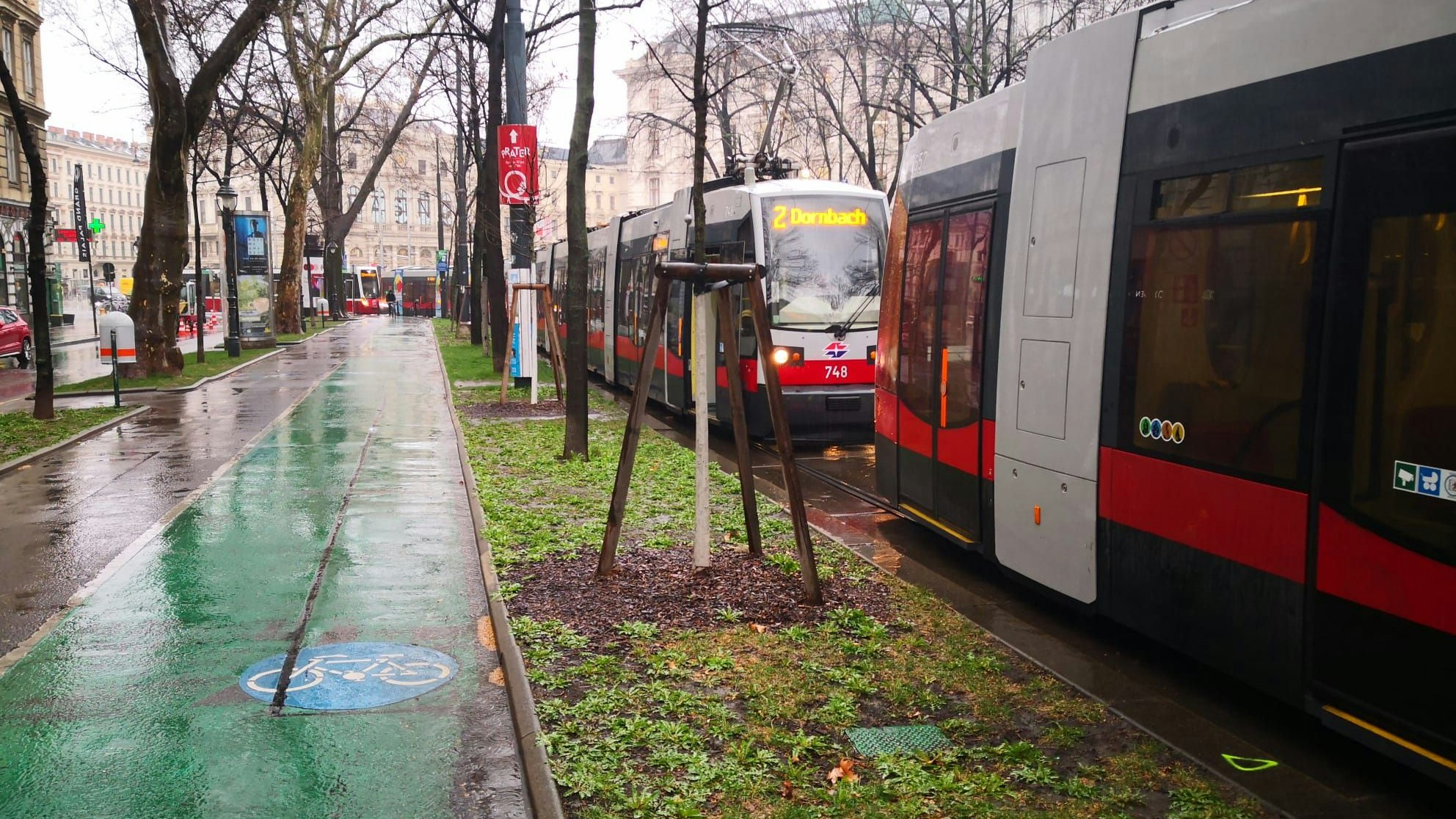 Öffi-Fahrgäste müssen sich am Montagnachmittag in der City in Geduld üben. 