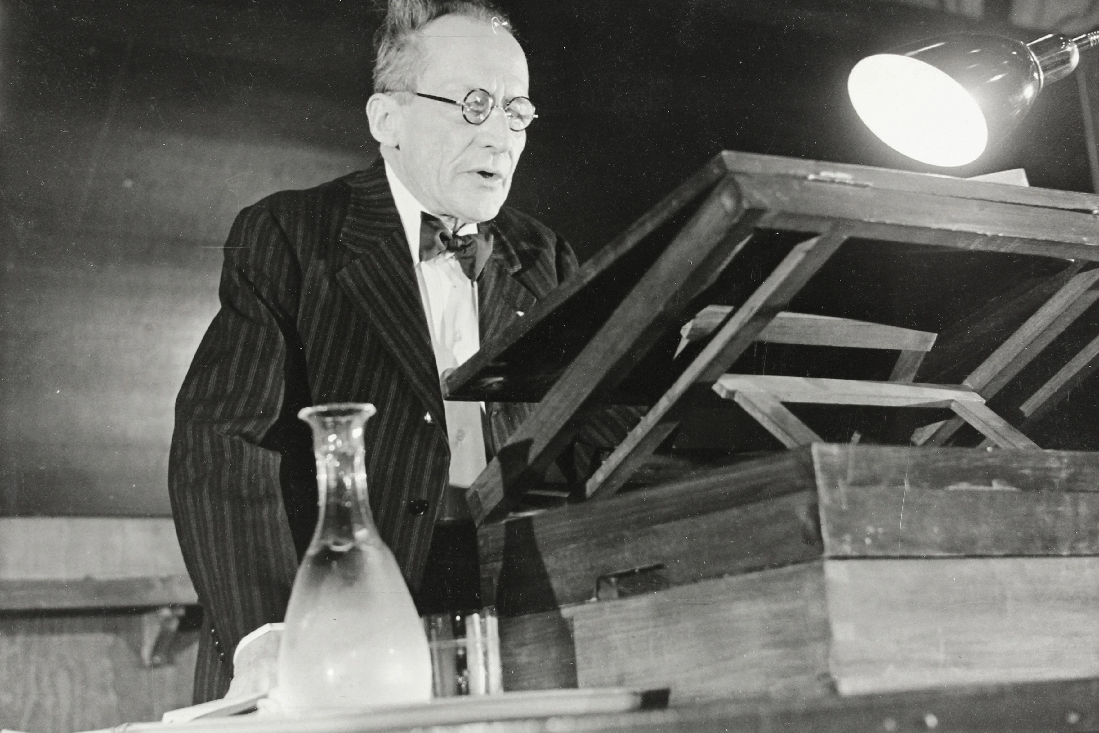 <em>Schrödingers WLAN</em>: Der österreichische Nobelpreisträger Erwin Schrödinger 1956 an der Universität Wien