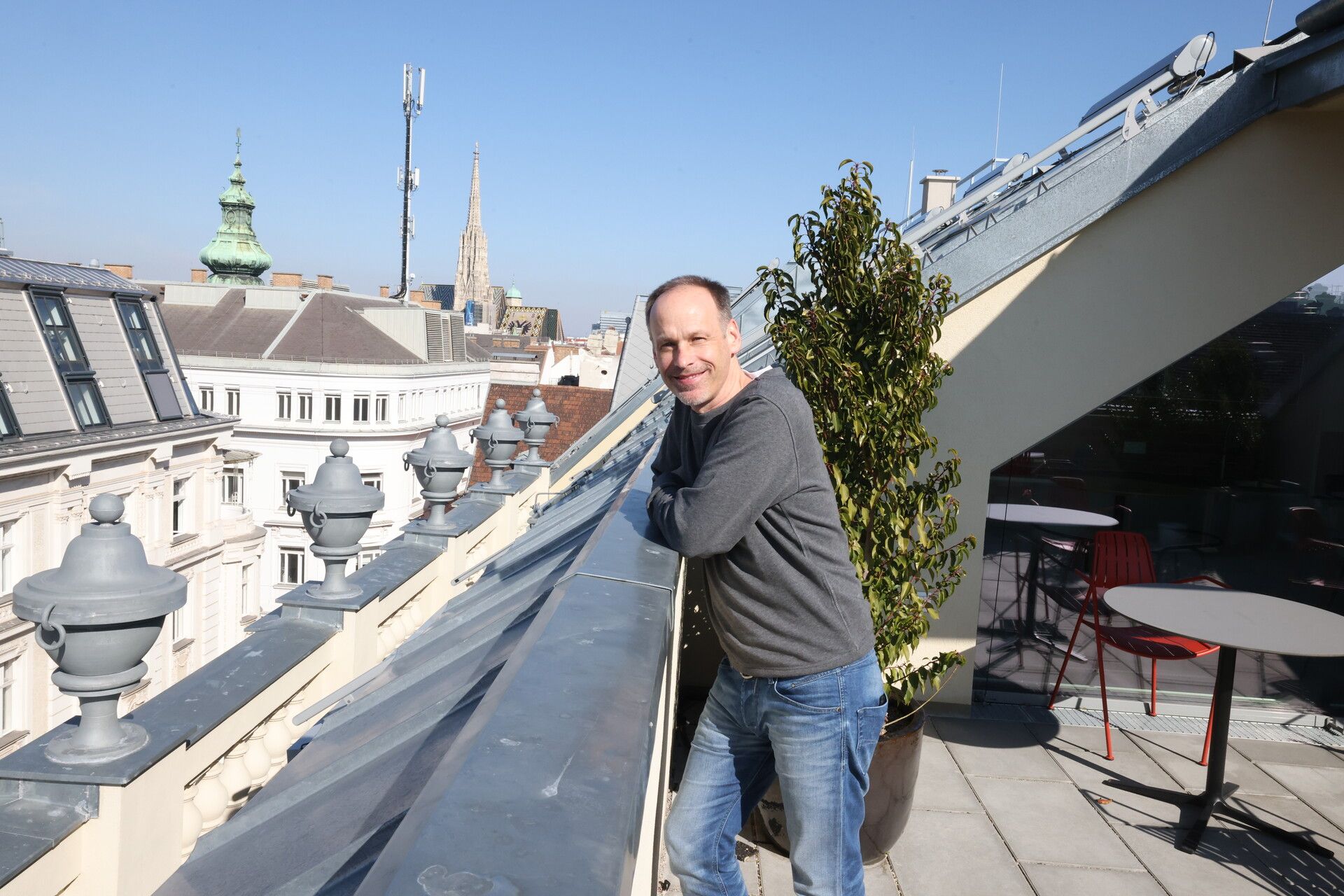 ORF-Meteorologe Marcus Wadsak räumt mit Hitze-Prognosen auf.