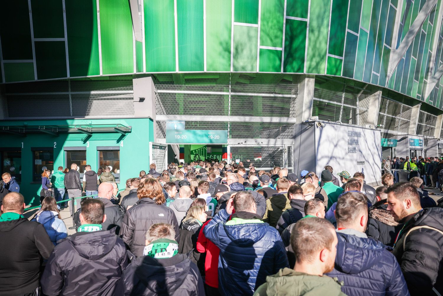 Die Rapid-Frauen spielen am Samstag zum ersten Mal daheim im Allianz Stadion.