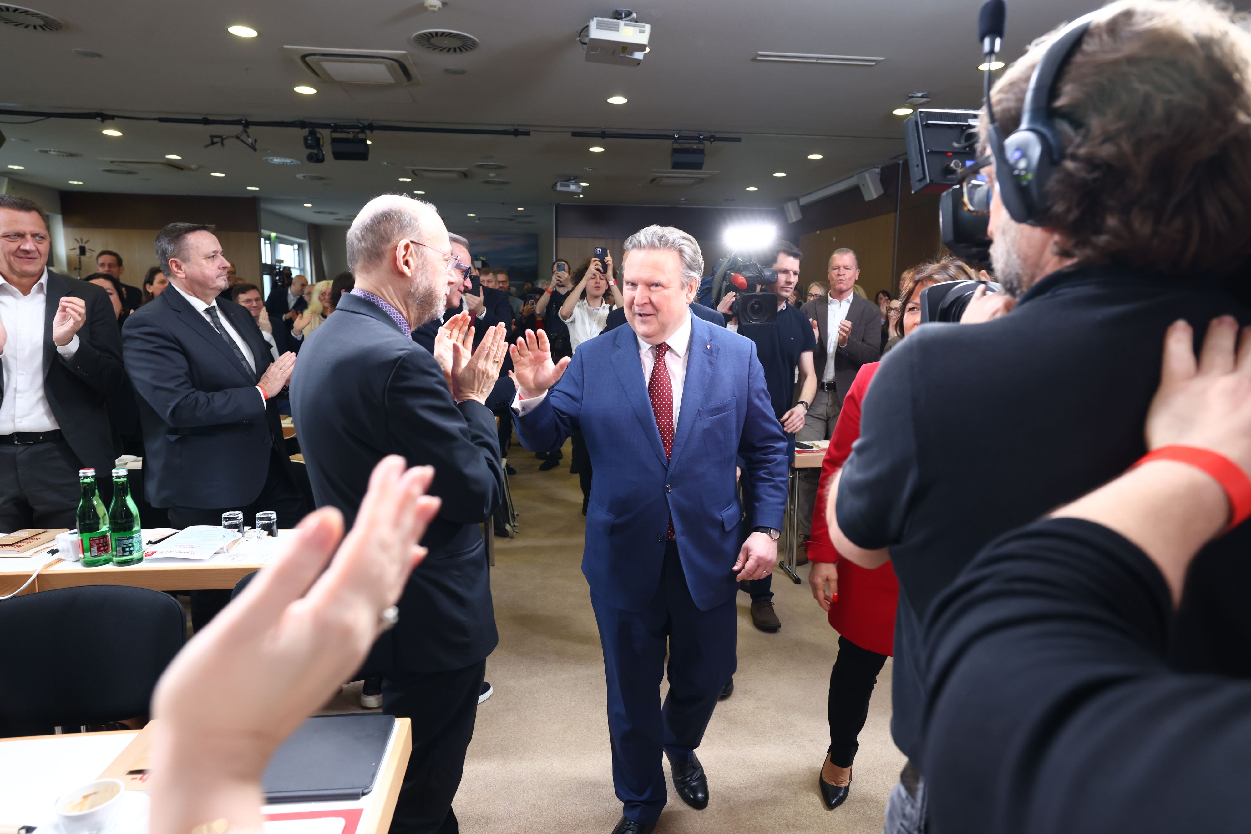 Bürgermeister Michael Ludwig (SP) bei der Tagung des Rathausklubs im Burgenland. 