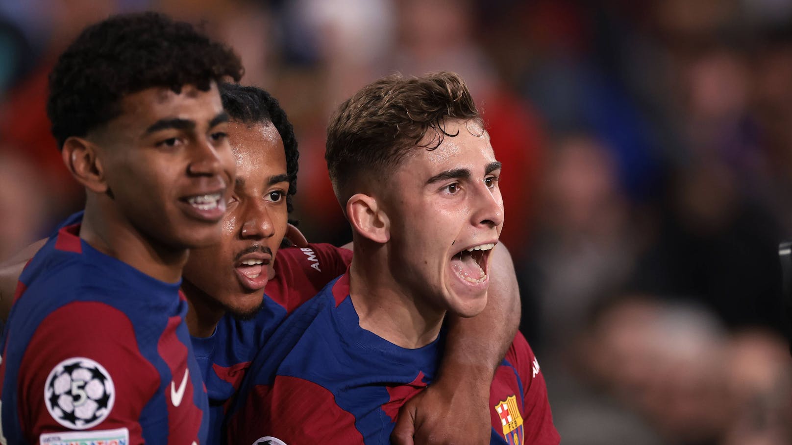 Barca kickt Napoli raus, Arsenal-Sieg im Elferschießen